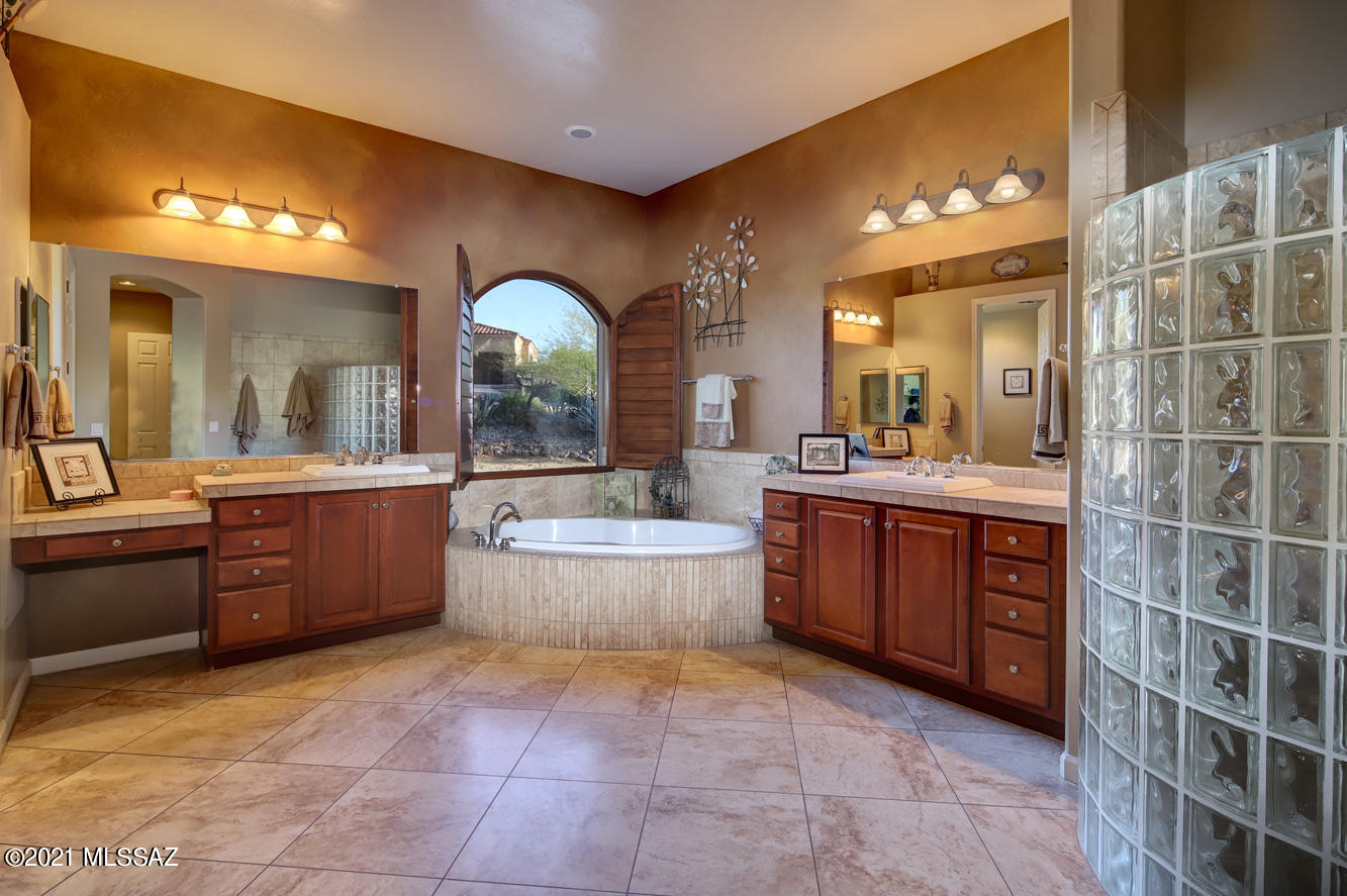 Dos Lagos at Dove Mountain (1-91) - Residential