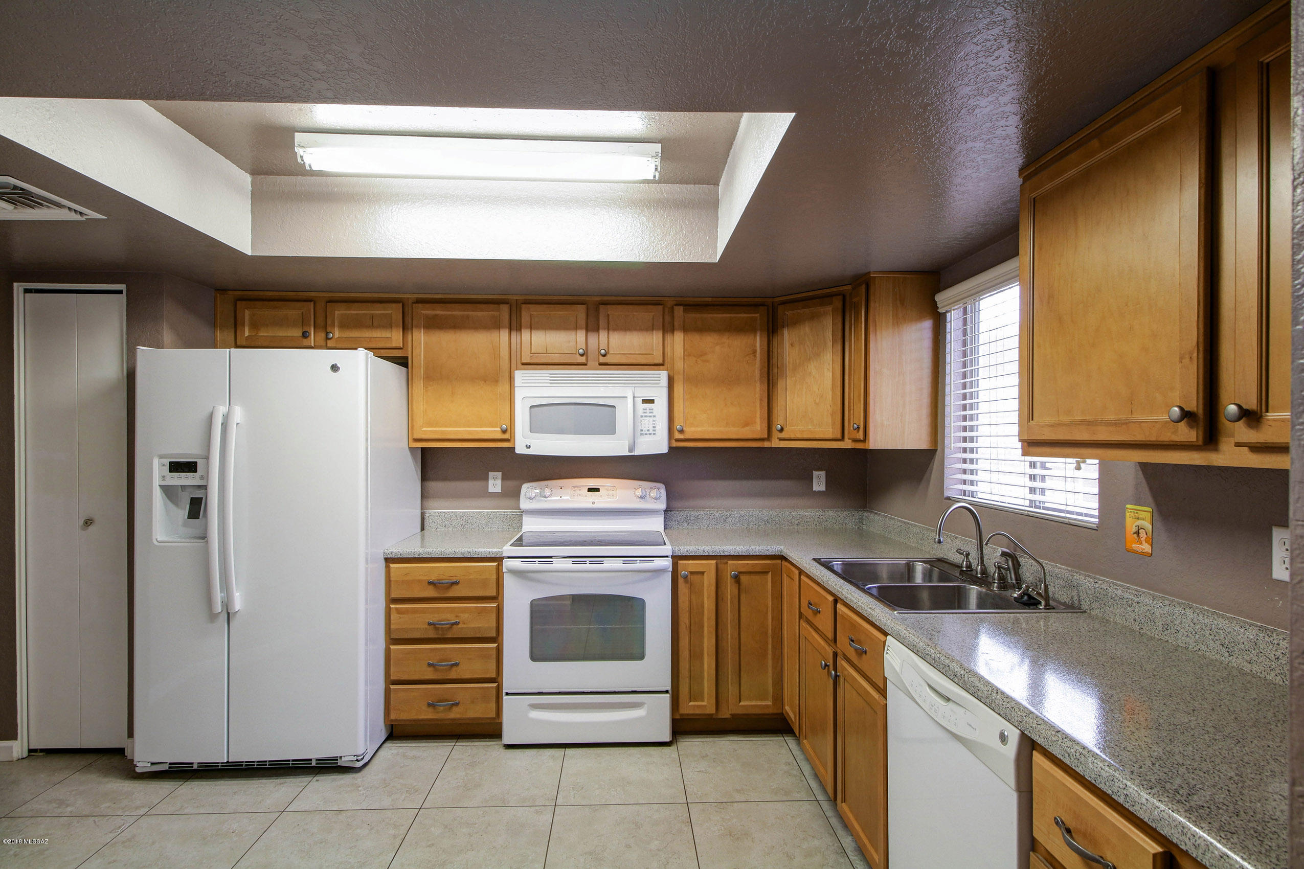 Edgebrooke Village (80-169) - Residential Lease