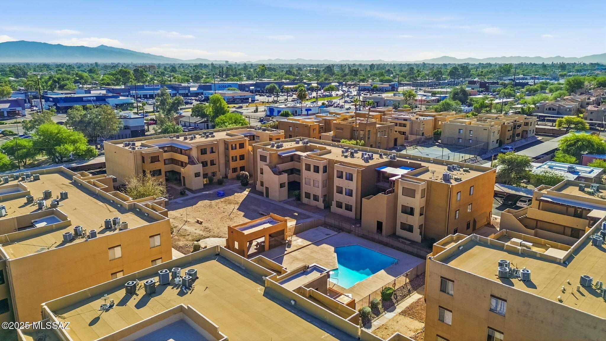 1810 E Blacklidge Drive 1026