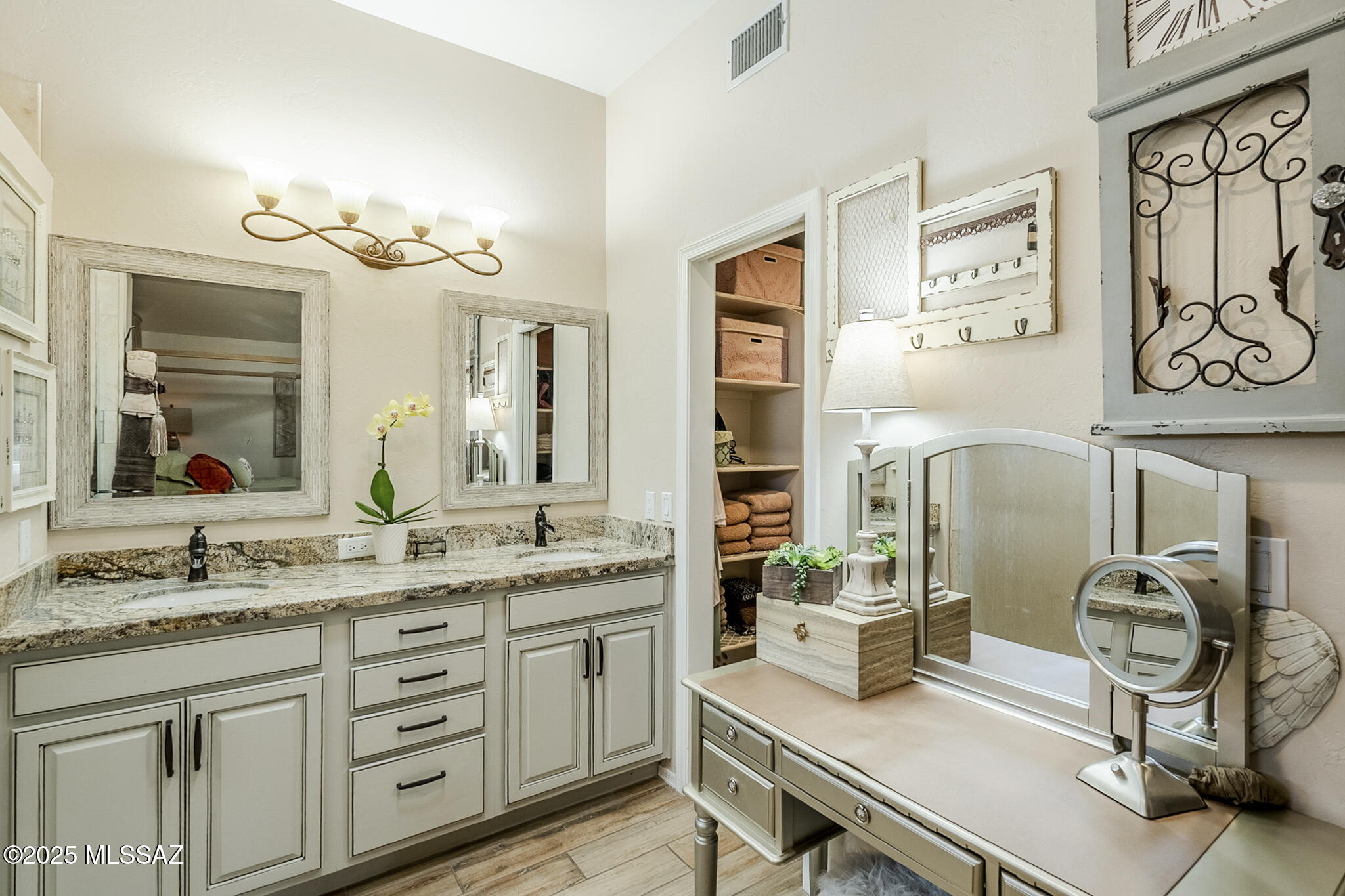 New Tucson Unit NO. 27 - Residential