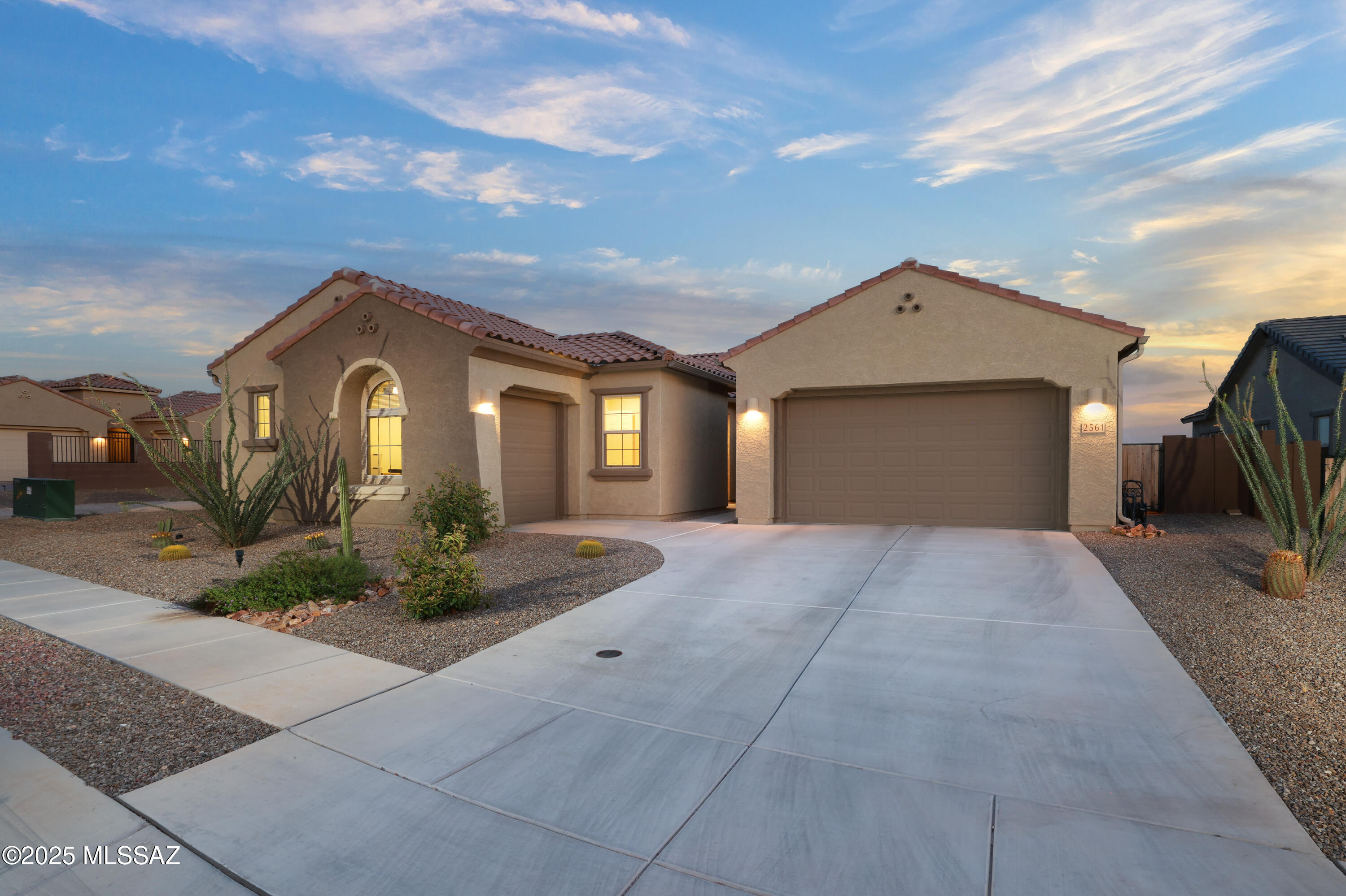 2561 W Plateau Ridge Drive