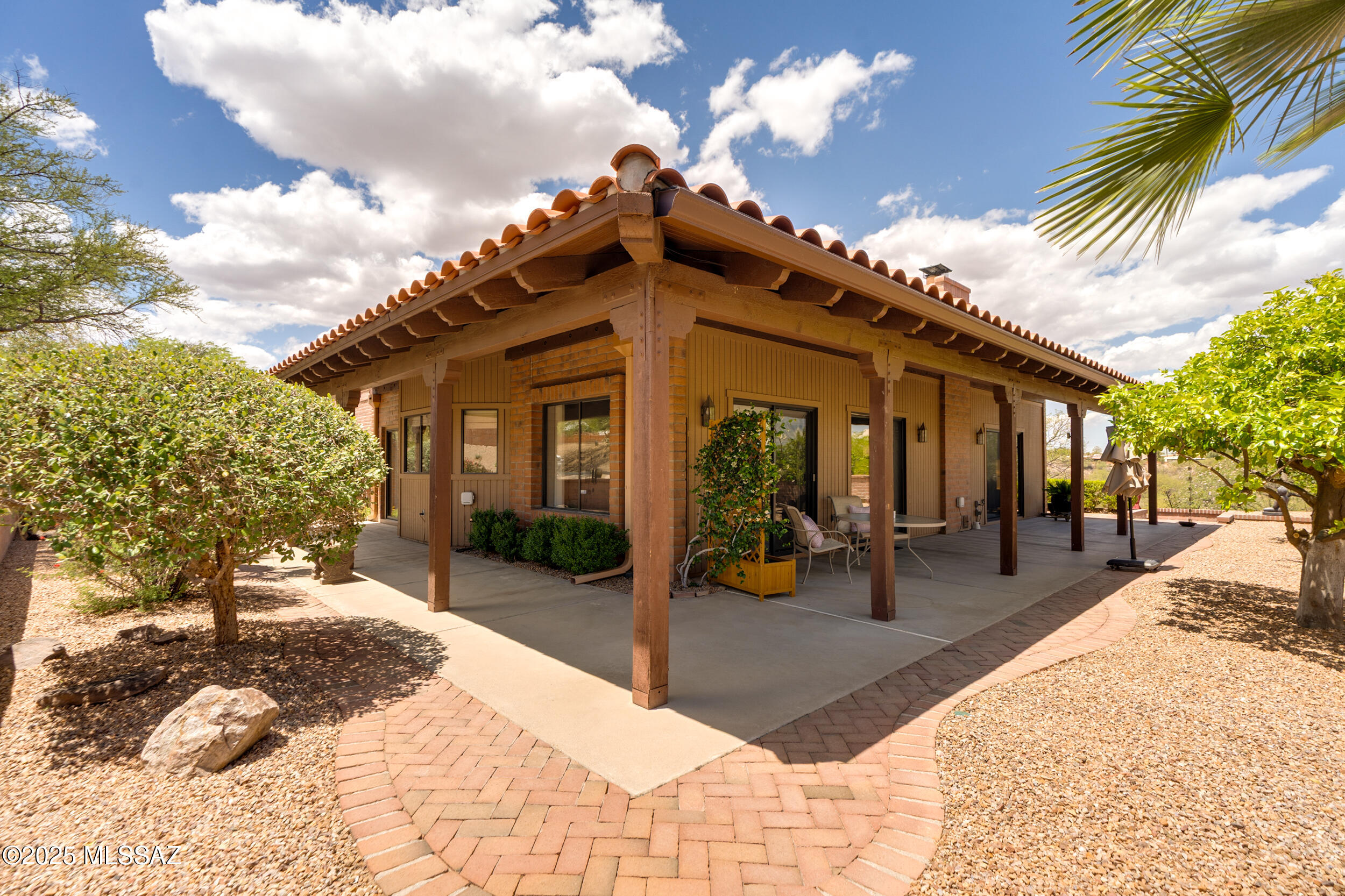 1760 W Camino Urbano