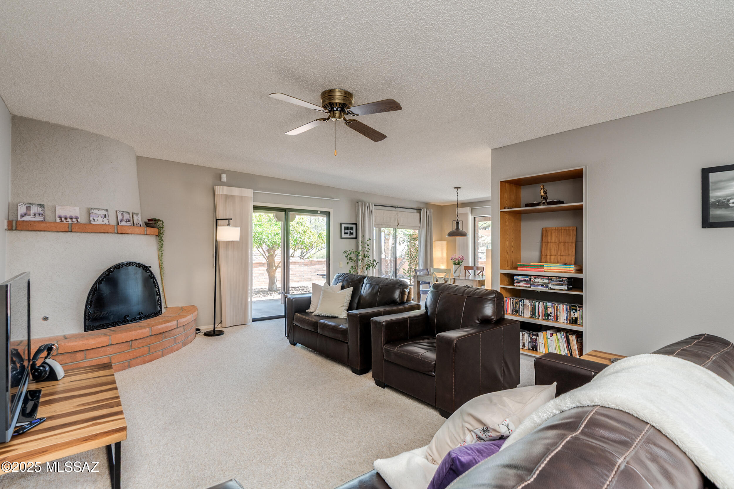 1760 W Camino Urbano