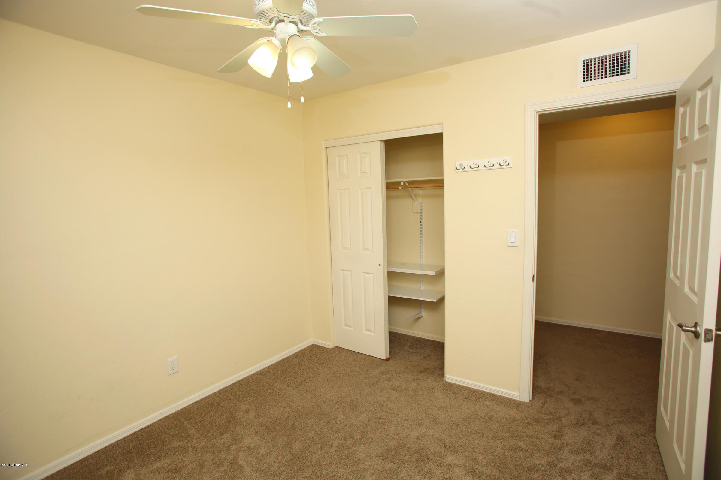 Villa Venice Condos - Residential Lease