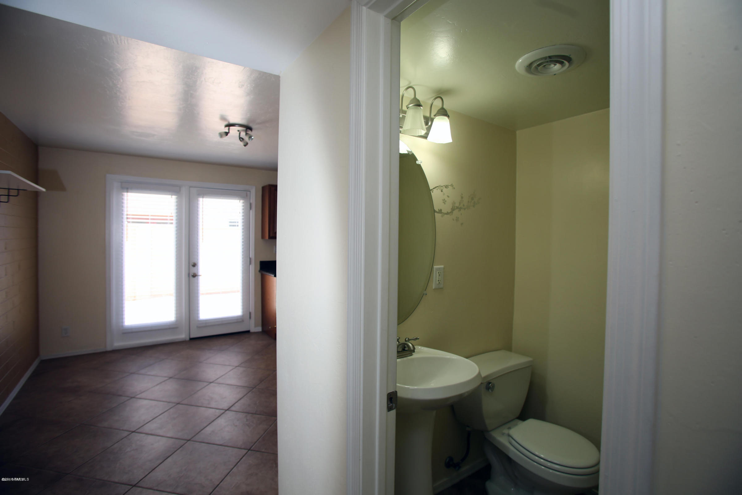 Villa Venice Condos - Residential Lease