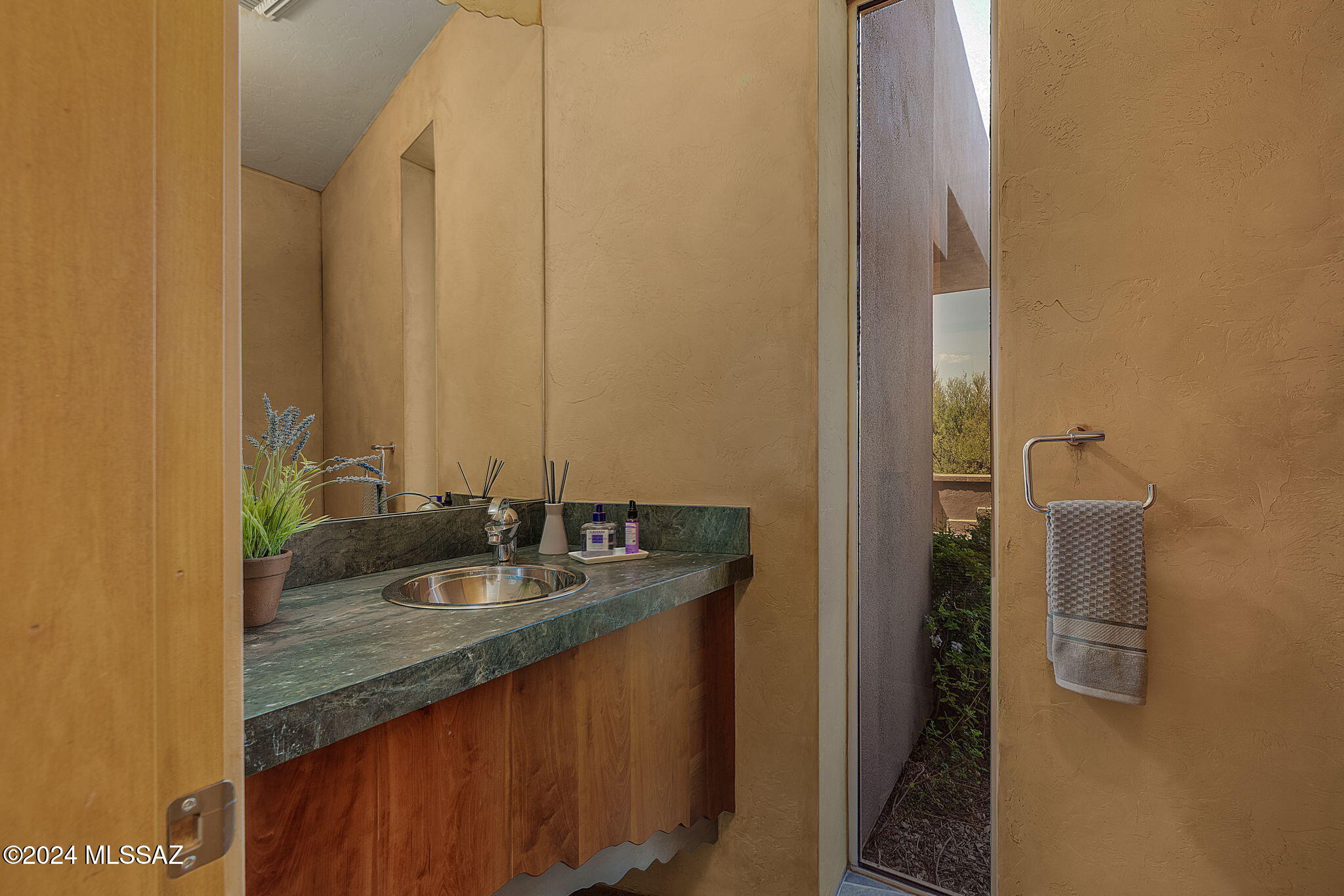 Honey Bee Ridge(The Estates At) - Residential
