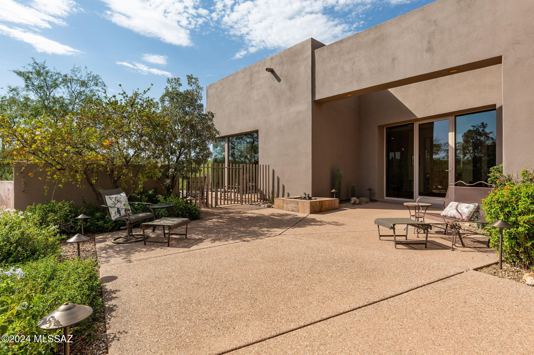 Honey Bee Ridge(The Estates At) - Residential