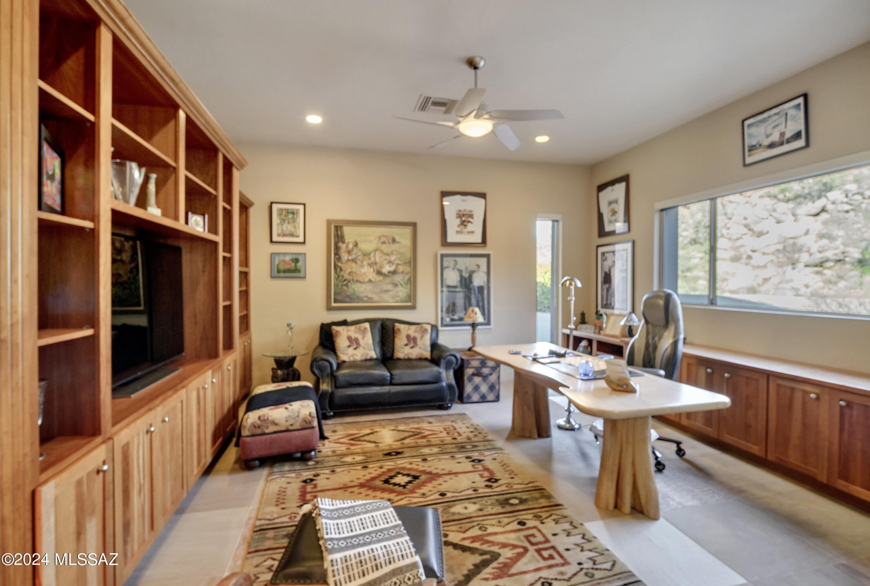 Honey Bee Ridge(The Estates At) - Residential