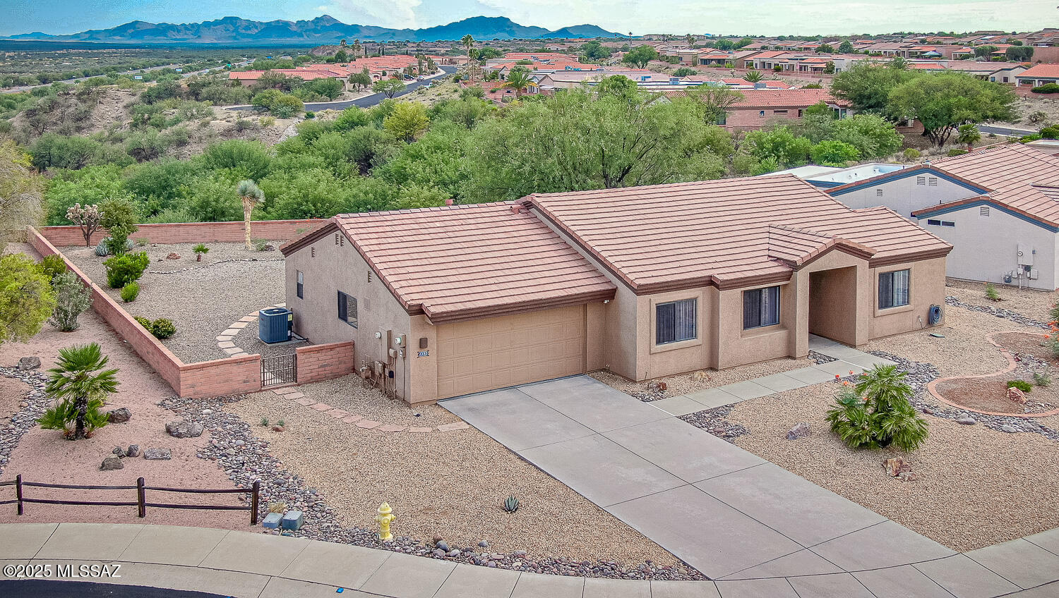 1493 W Hidden Crest Court