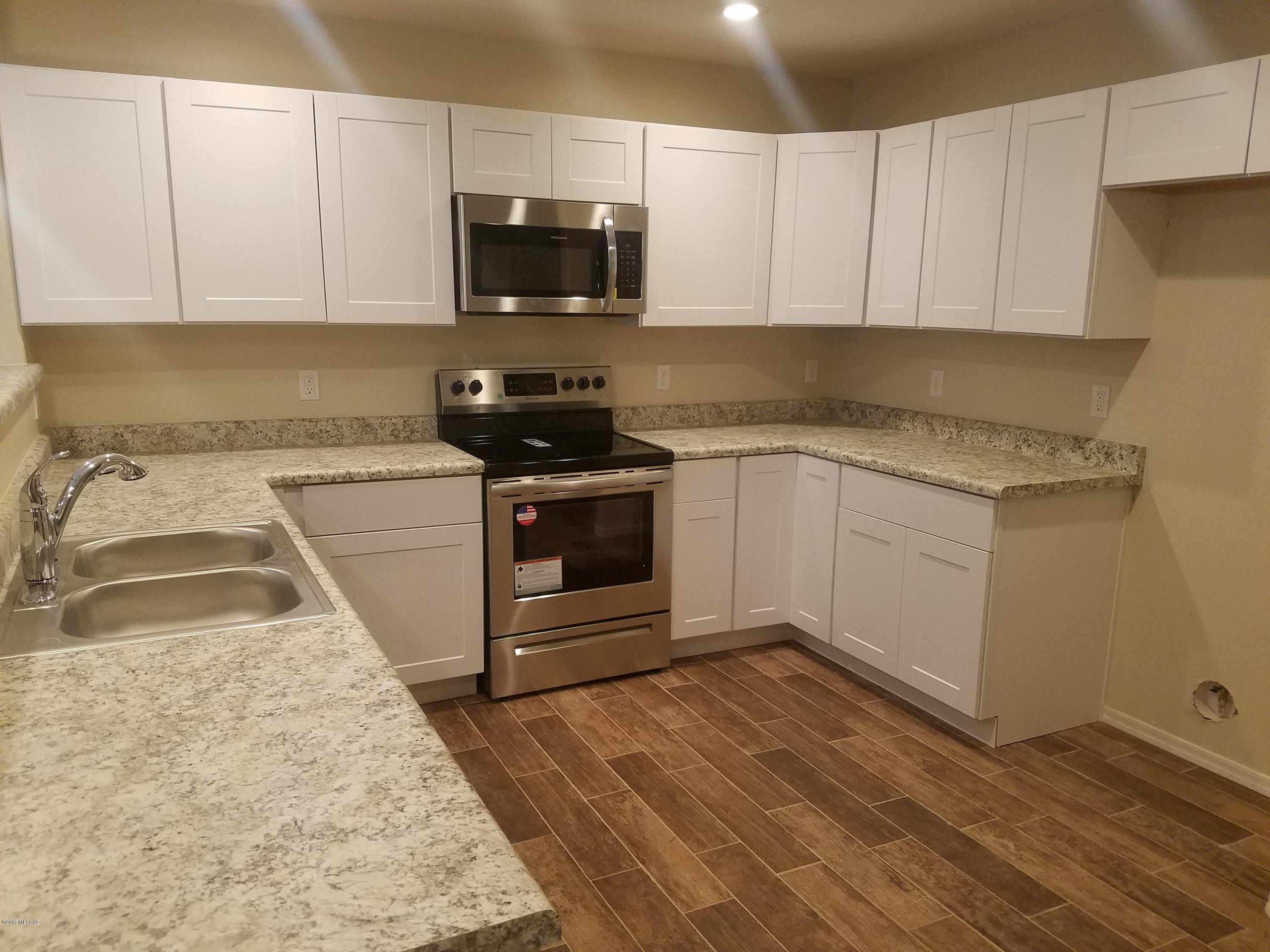 Mission Manor NO. 8 - Residential