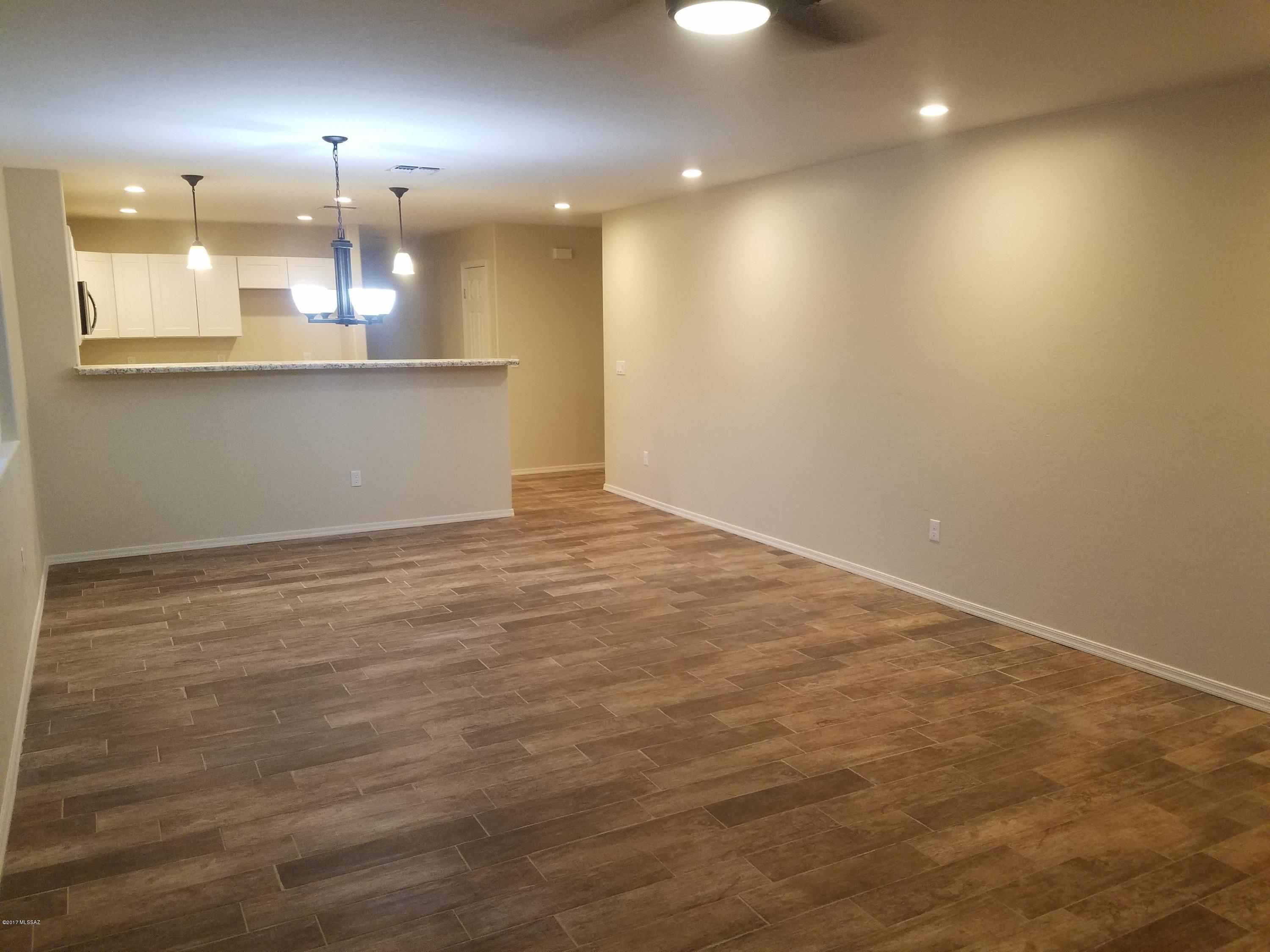 Mission Manor NO. 8 - Residential