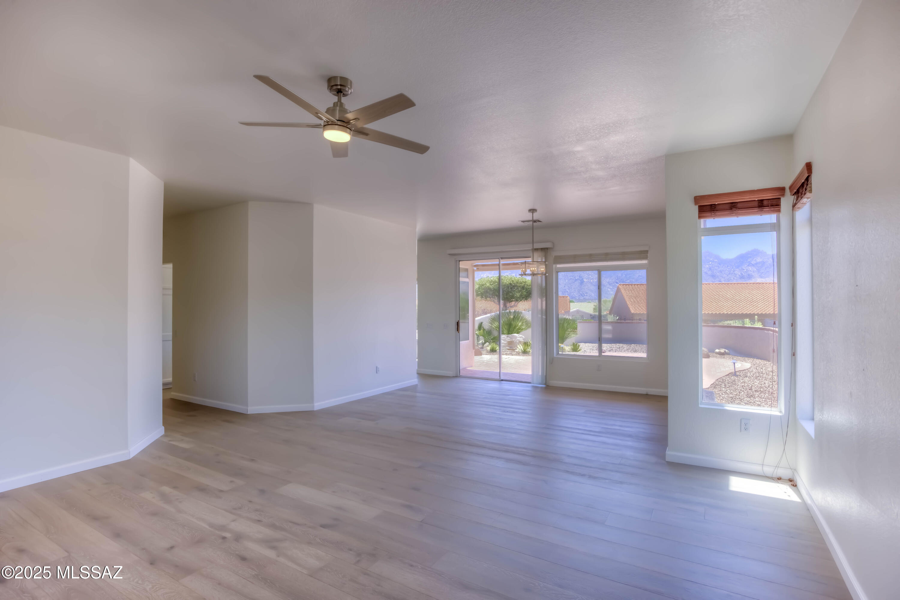 2312 E Coreopsis Way