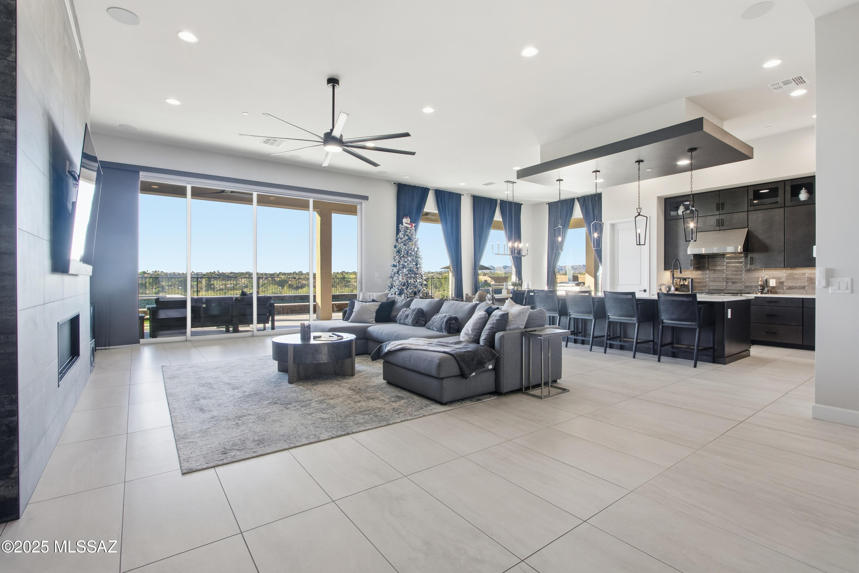 2140 W Sonoran Hill Court