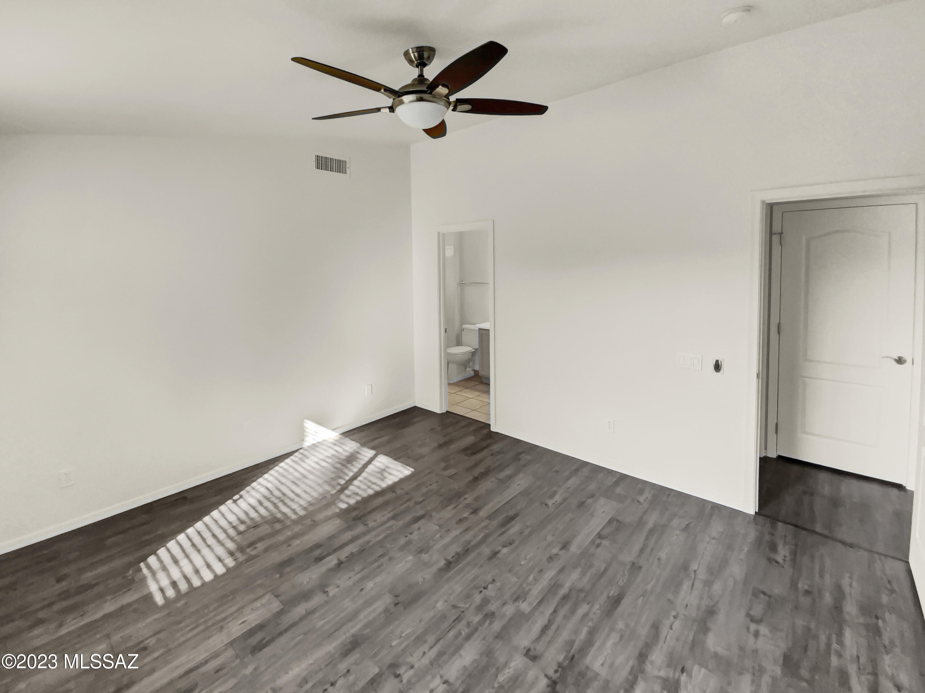 Silver Moon (1-101) - Residential