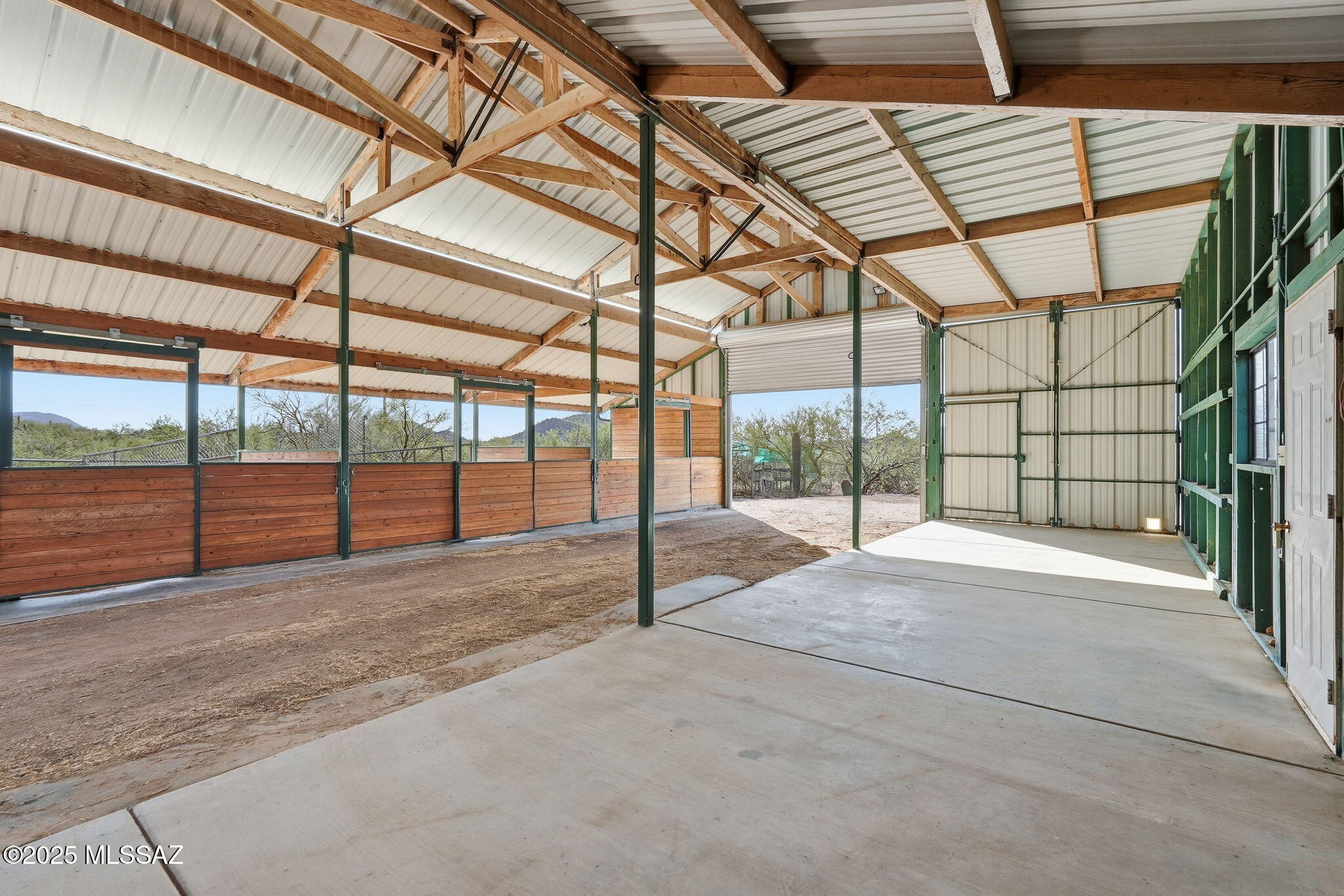 5552 S Beehive Avenue