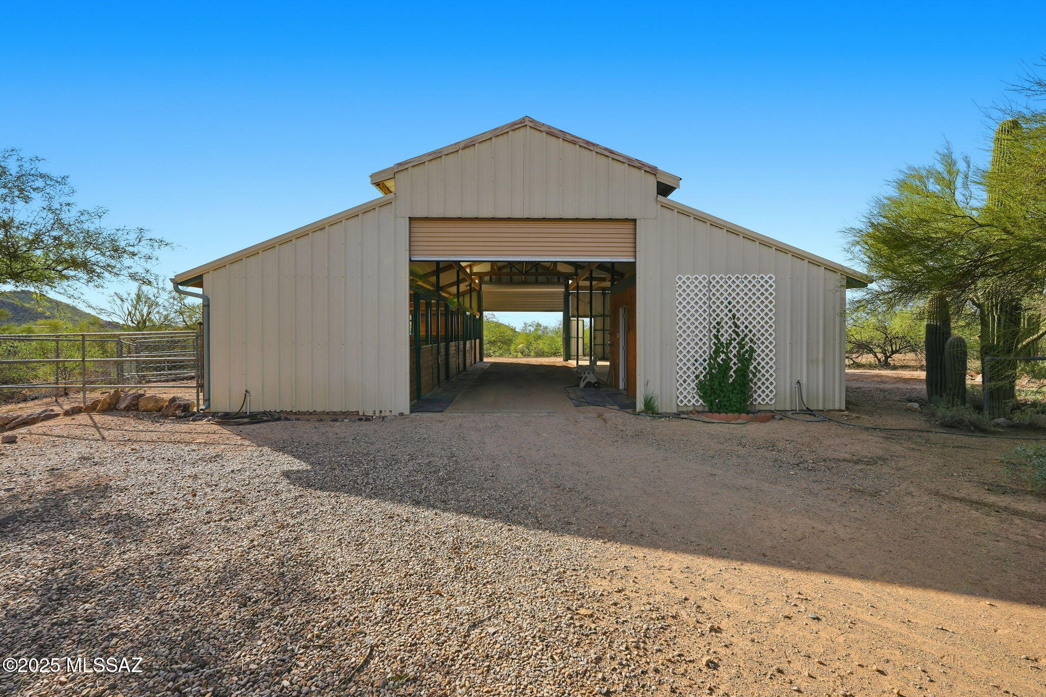 5552 S Beehive Avenue