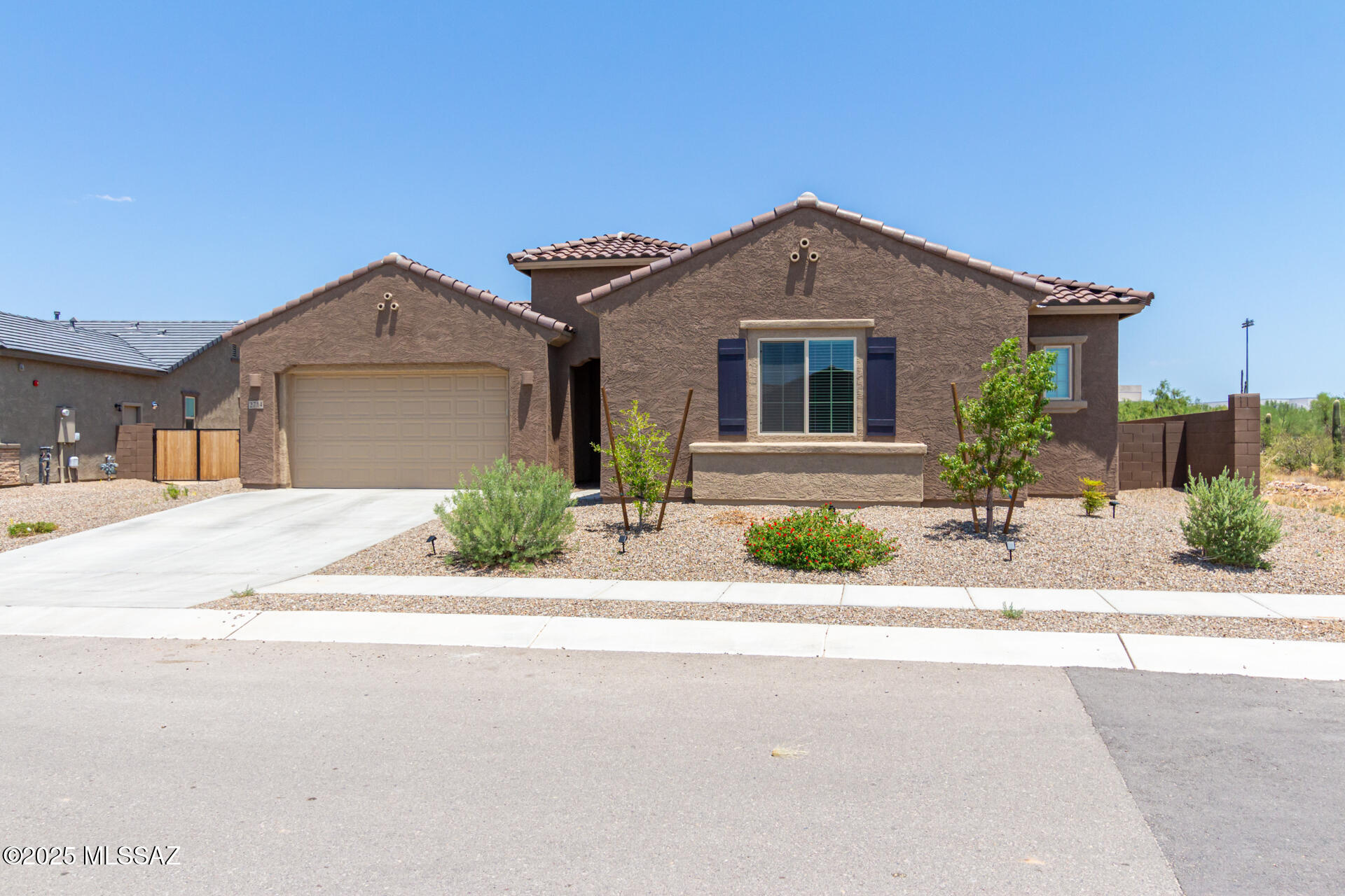 2714 W Plateau Rdg Drive