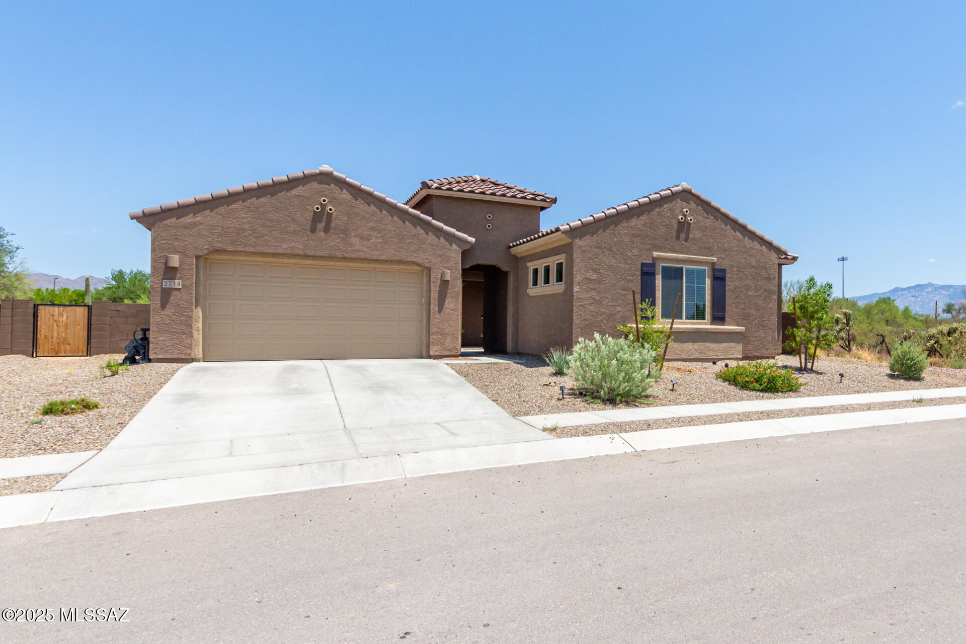 2714 W Plateau Rdg Drive