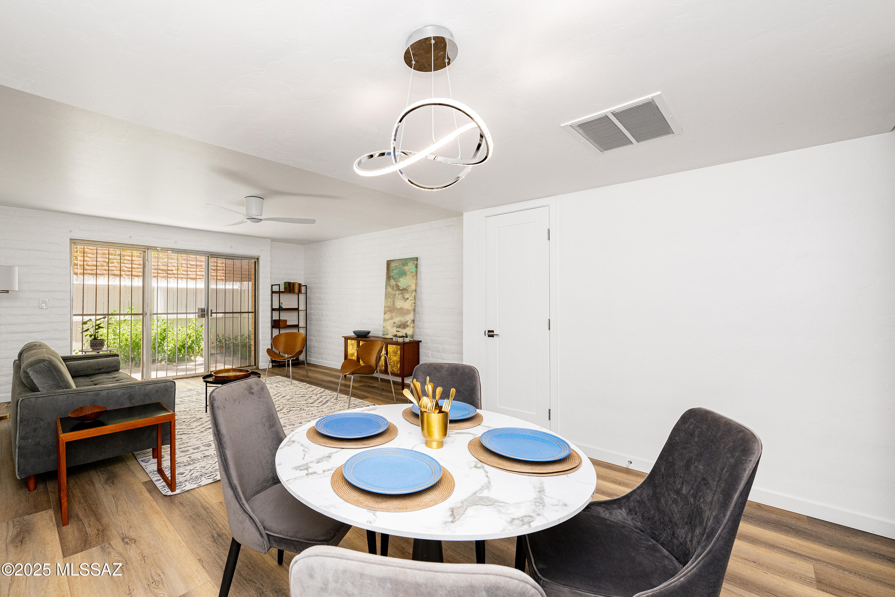 2875 N Tucson Boulevard N APT 5