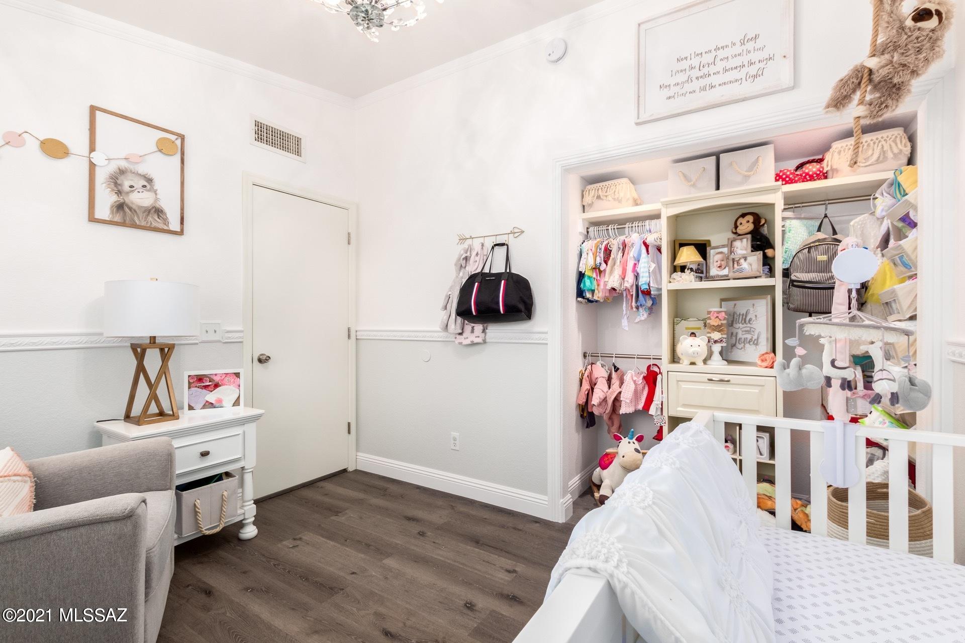 Mountain View Manor - Residential