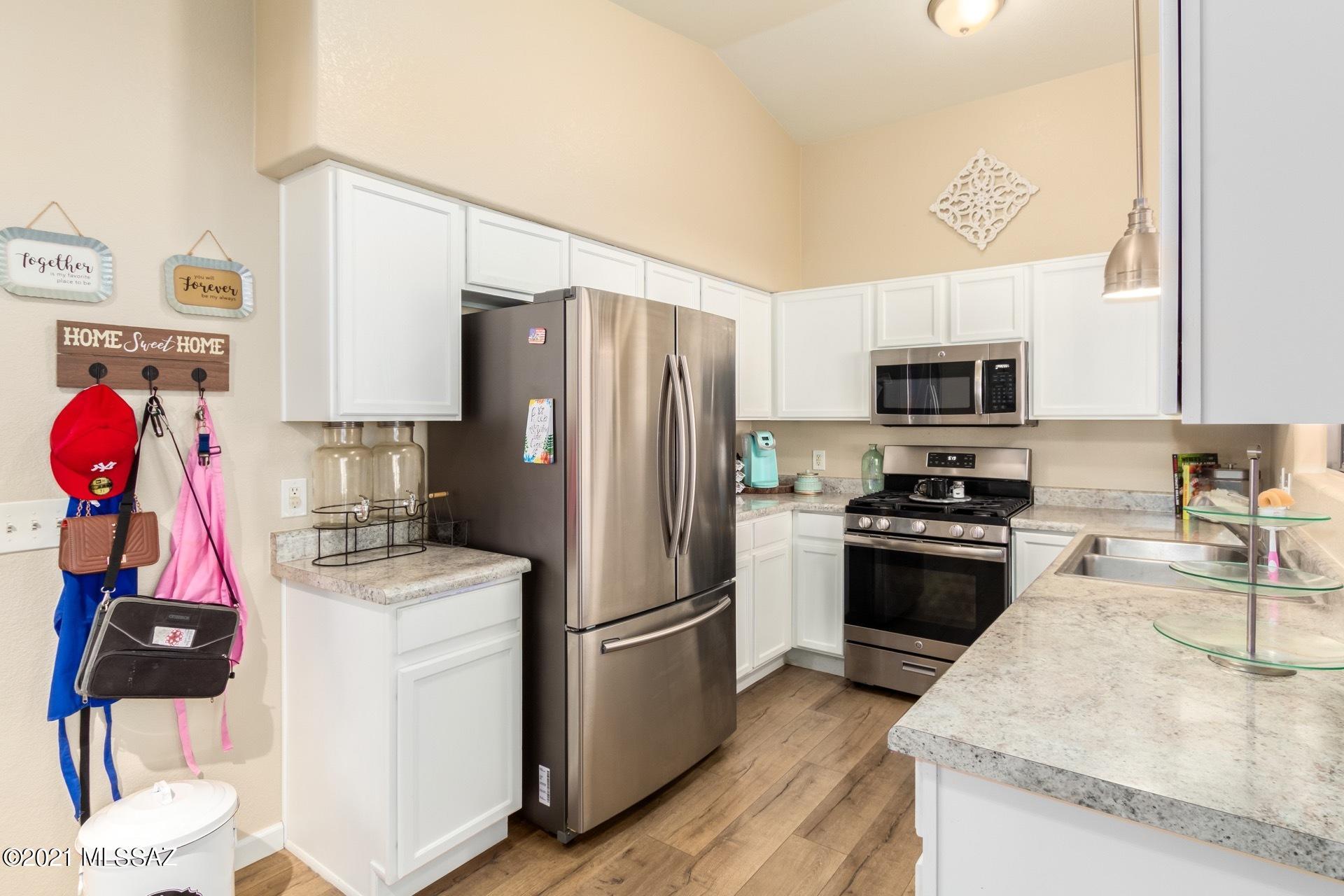 Mountain View Manor - Residential