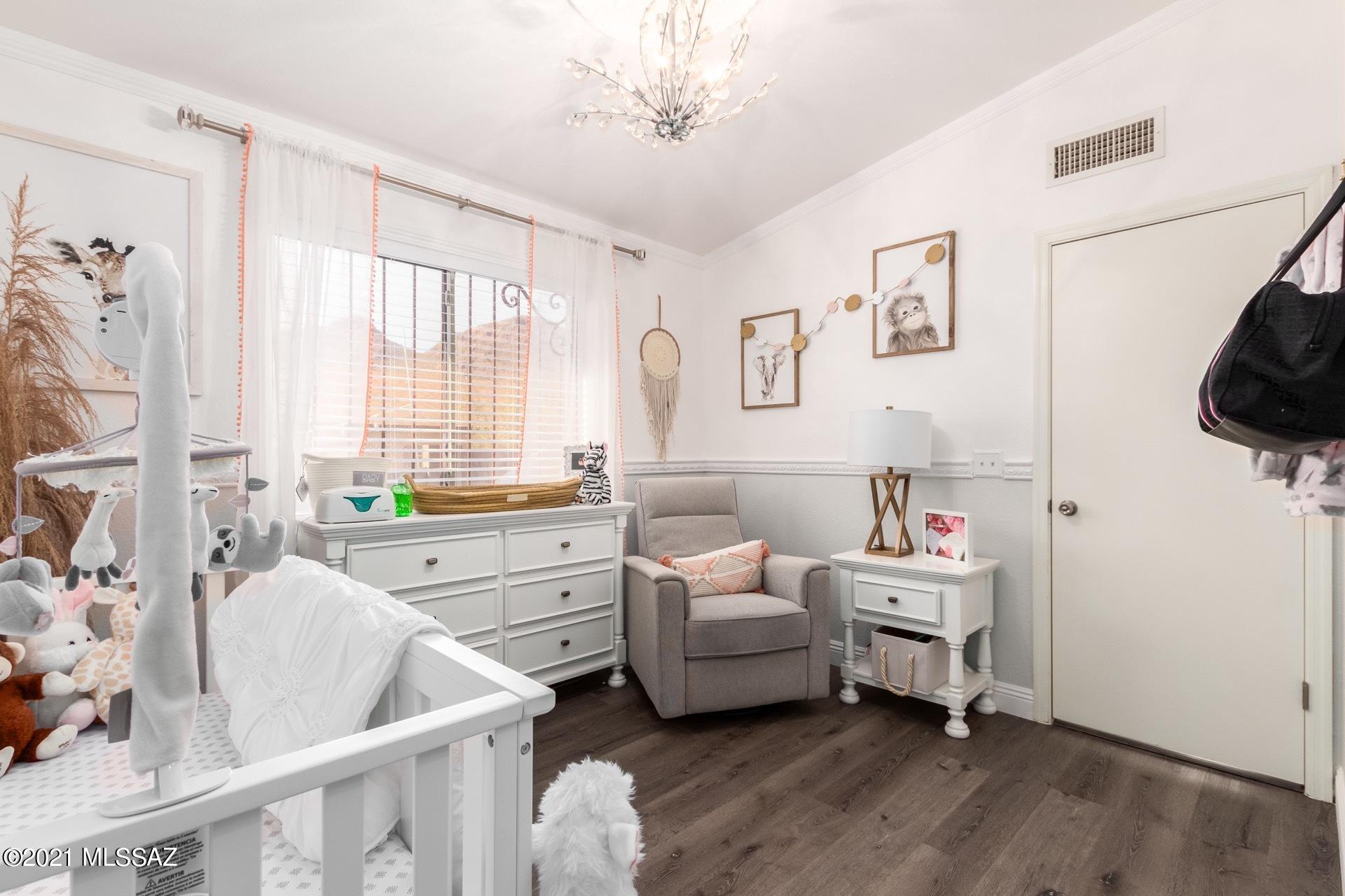 Mountain View Manor - Residential