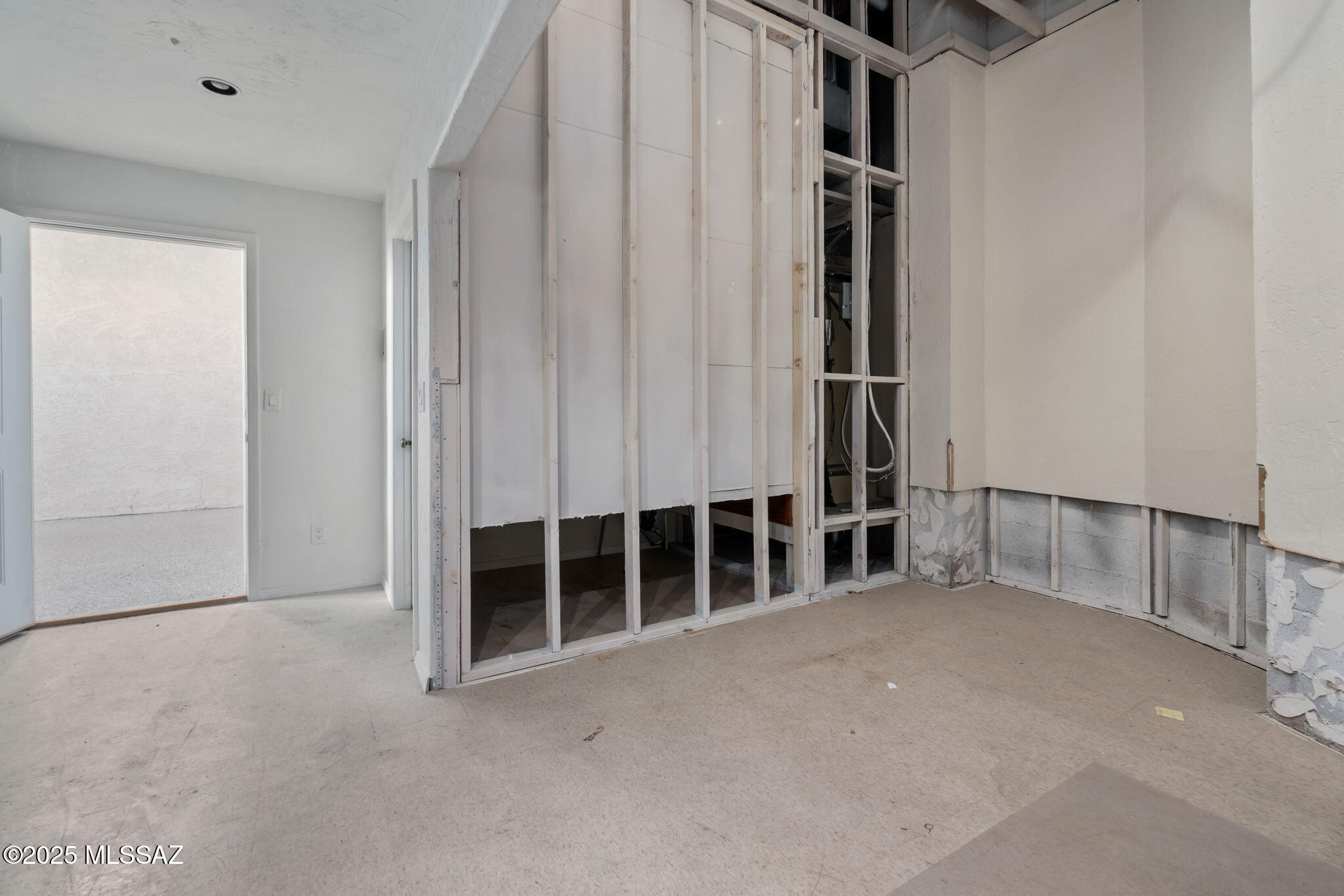 Finisterra (1-210) - Residential