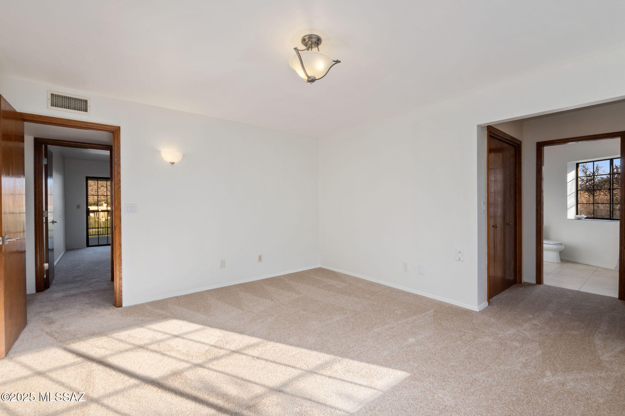 Finisterra (1-210) - Residential