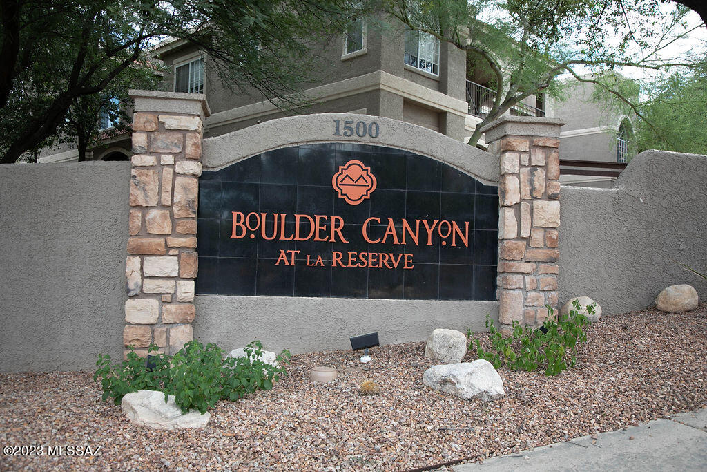 The Boulders at La Reserve Condominiums - Residential