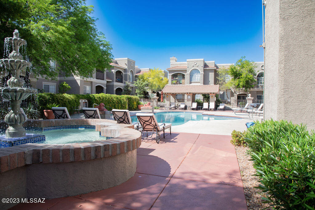 The Boulders at La Reserve Condominiums - Residential