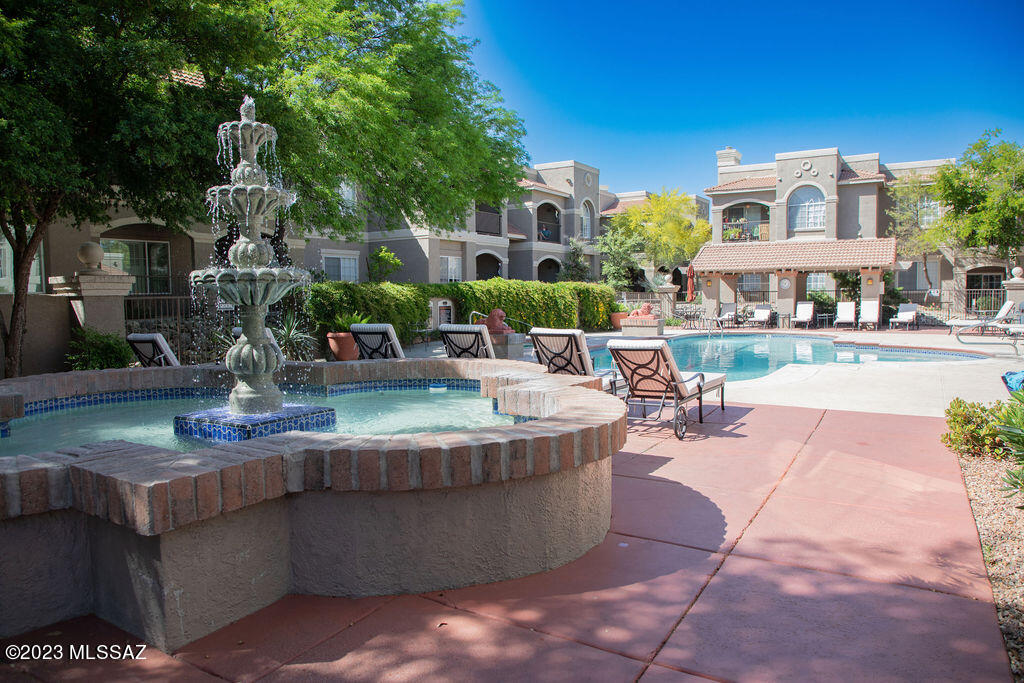 The Boulders at La Reserve Condominiums - Residential