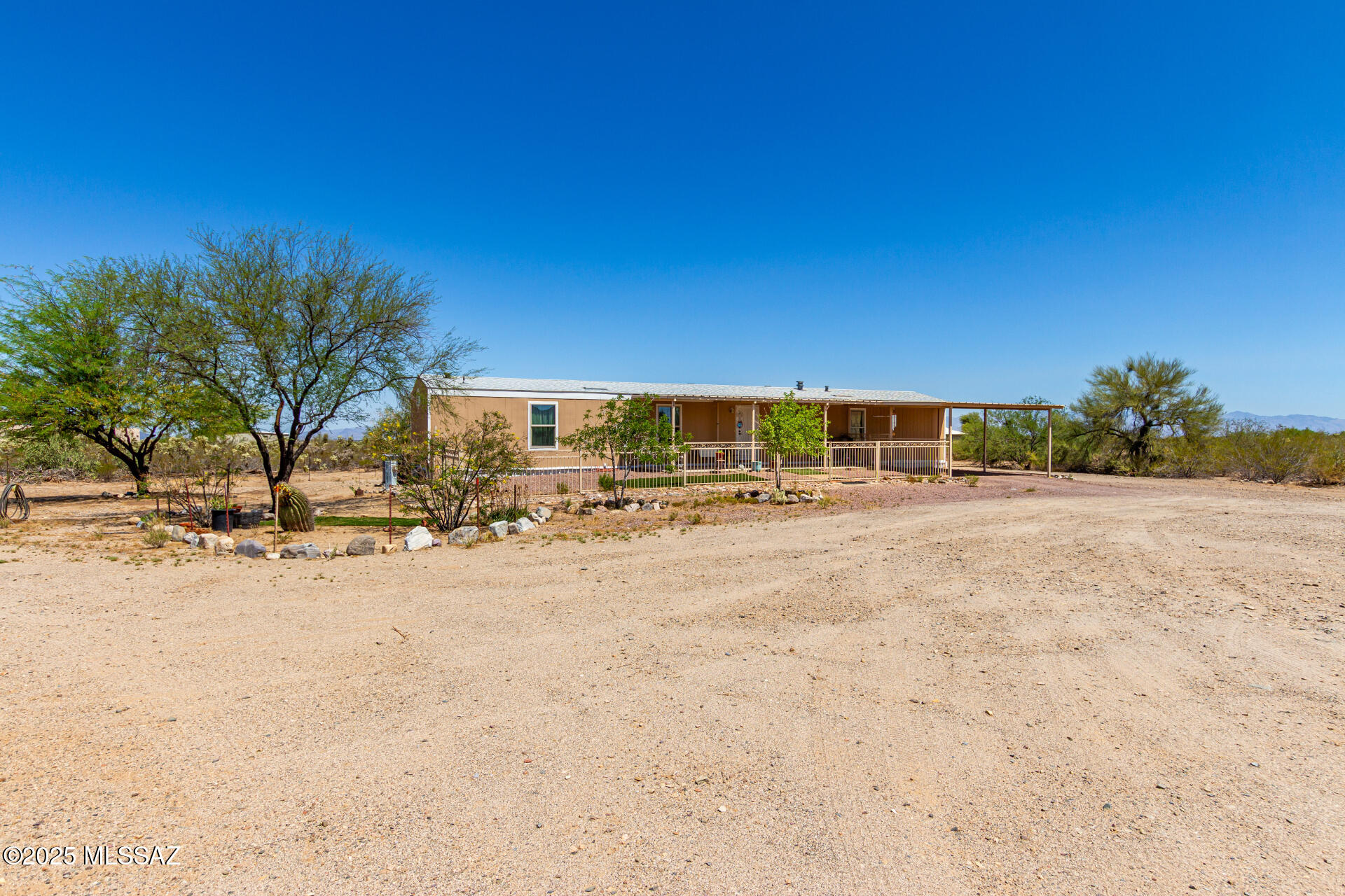2290 W Ken Morgan Place