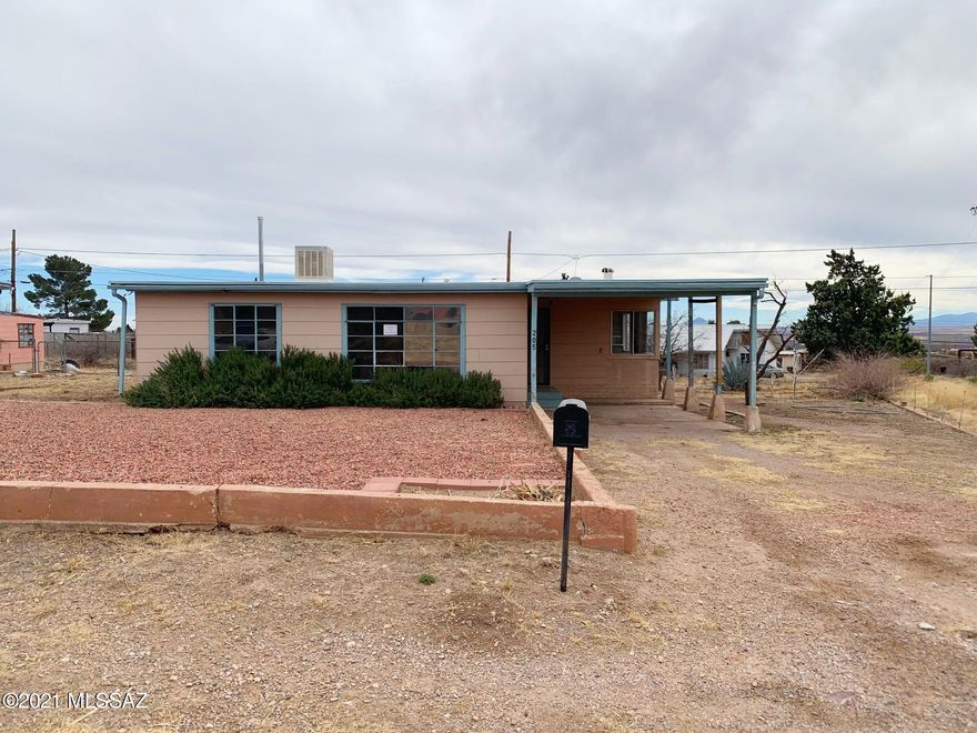 Charming 2 bedroom home in the charming town of Bisbee! This 2 bed/1 bath single-level ranch home is ready for all of your finishing touches. The home is in a quiet neighborhood, just a short drive to major tourist destinations like Old Bisbee and Tombstone. Property sold ''as is''. Cash offers only. Buyer to verify all facts and figures.