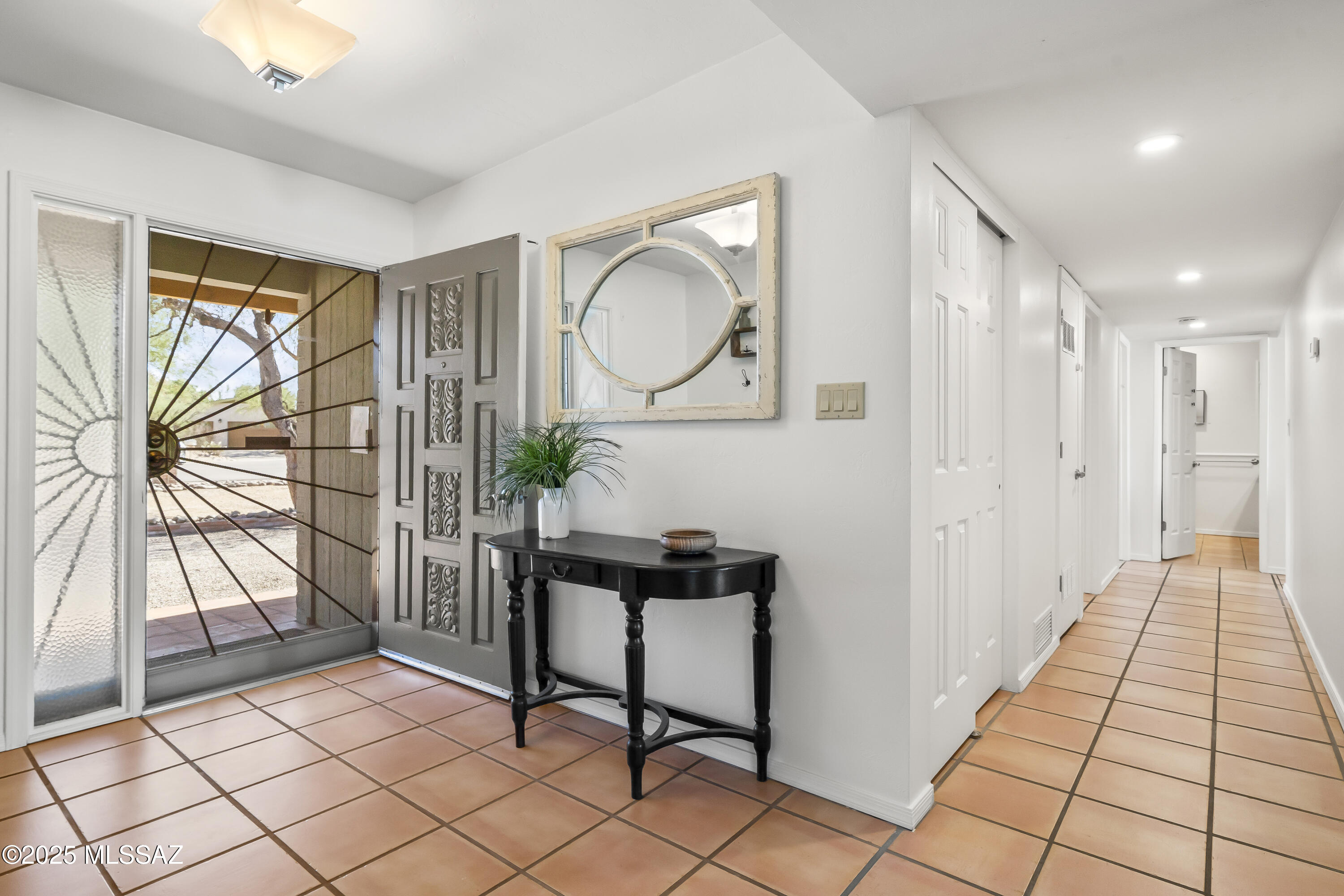 1932 W Harran Circle