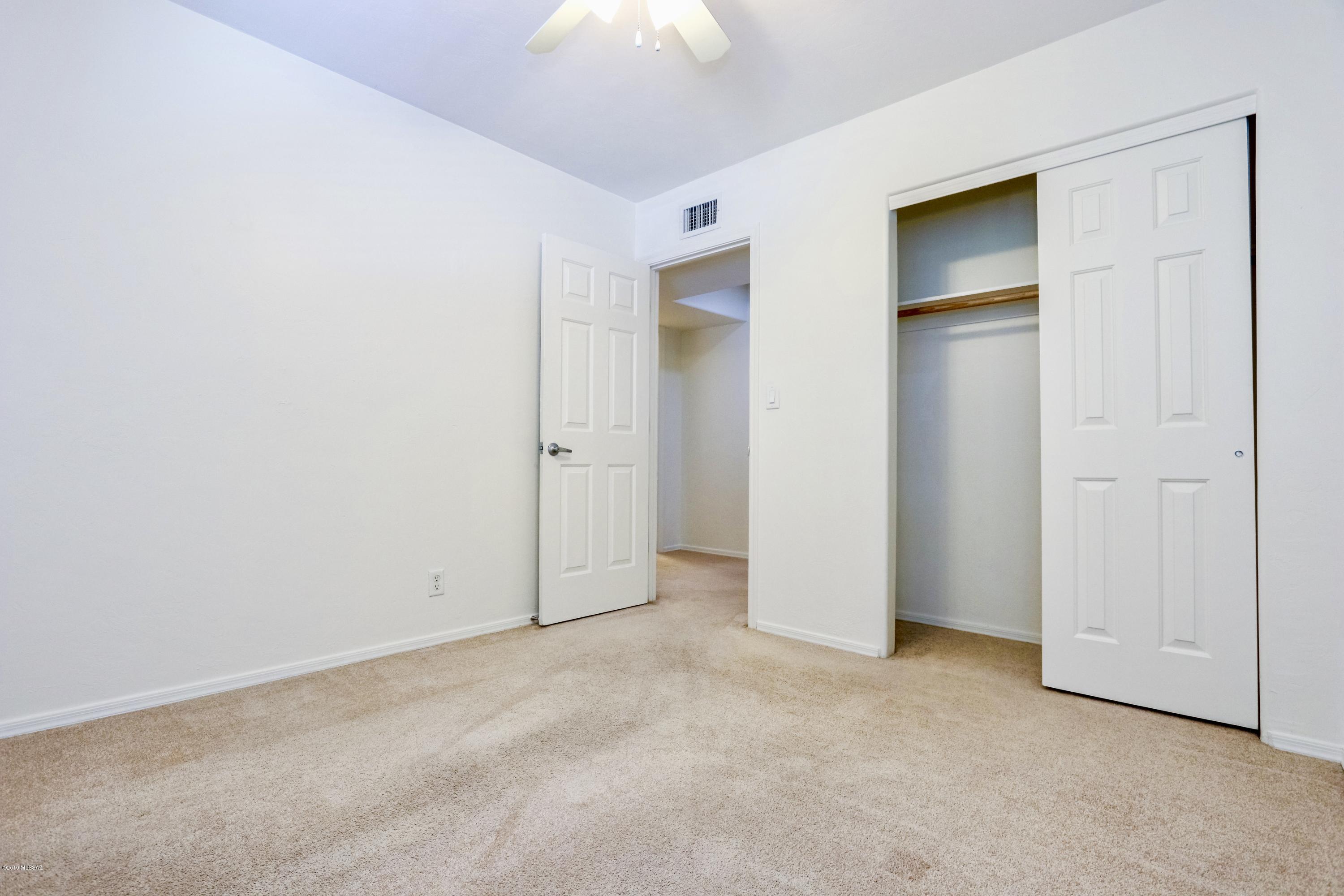Villa Venice Condos - Residential