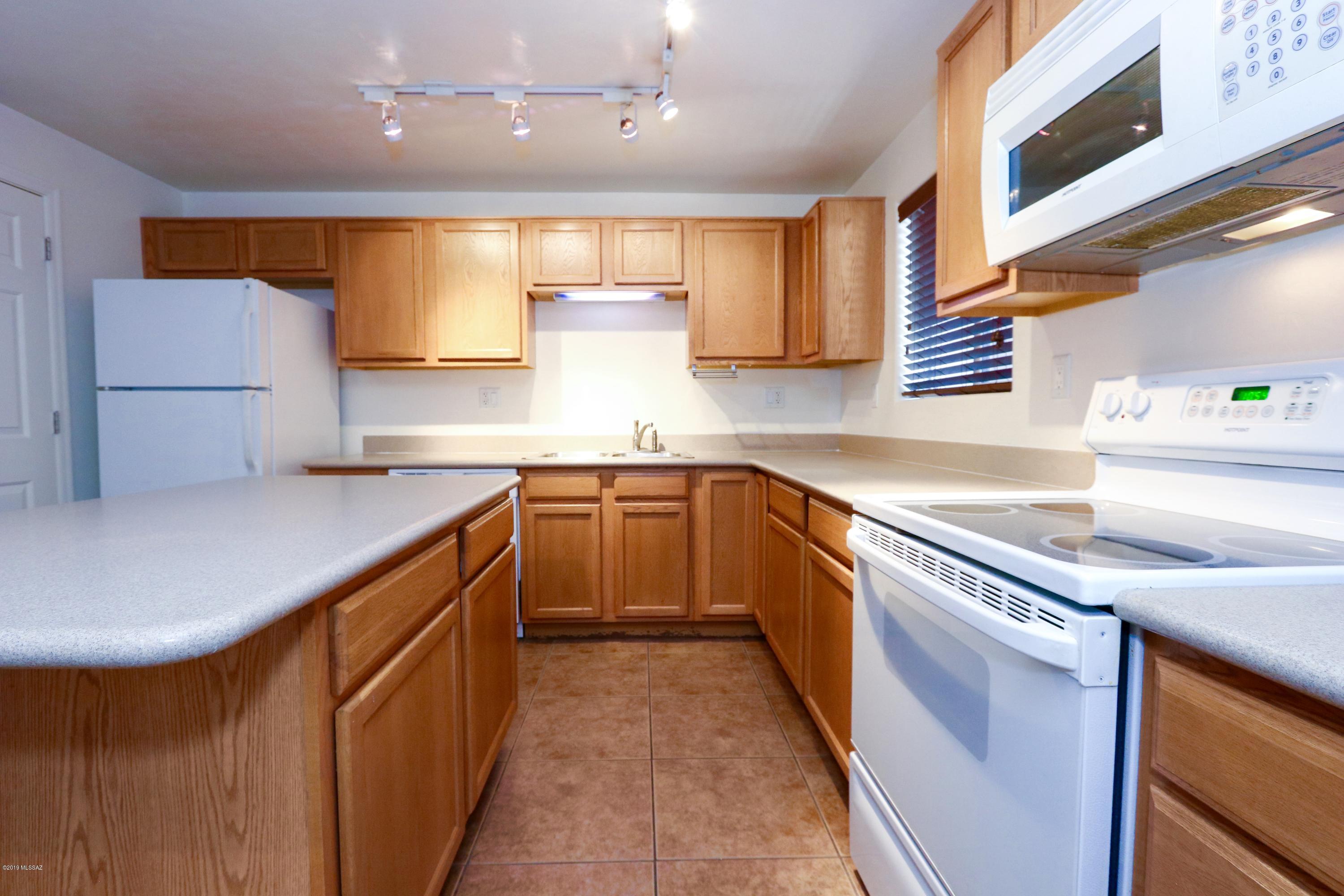Villa Venice Condos - Residential