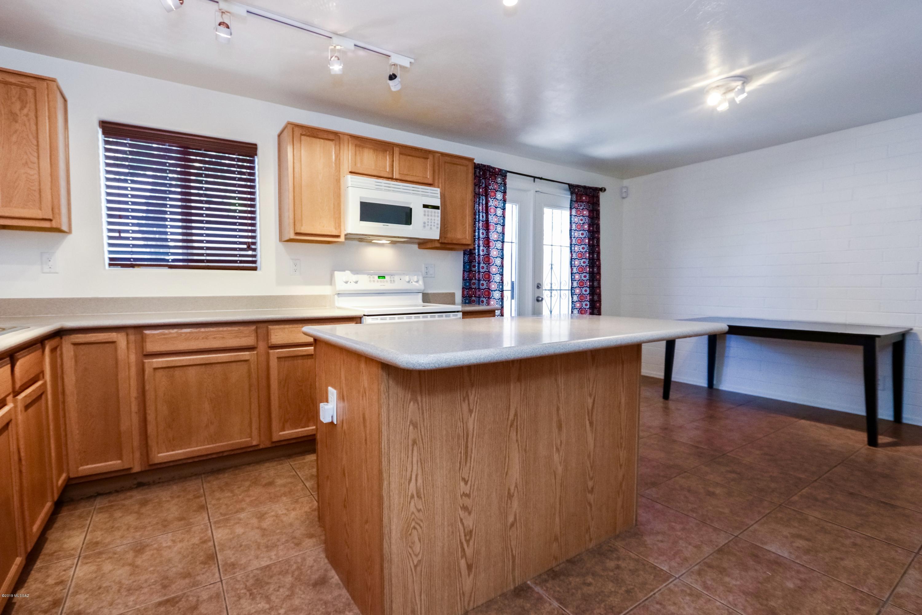 Villa Venice Condos - Residential