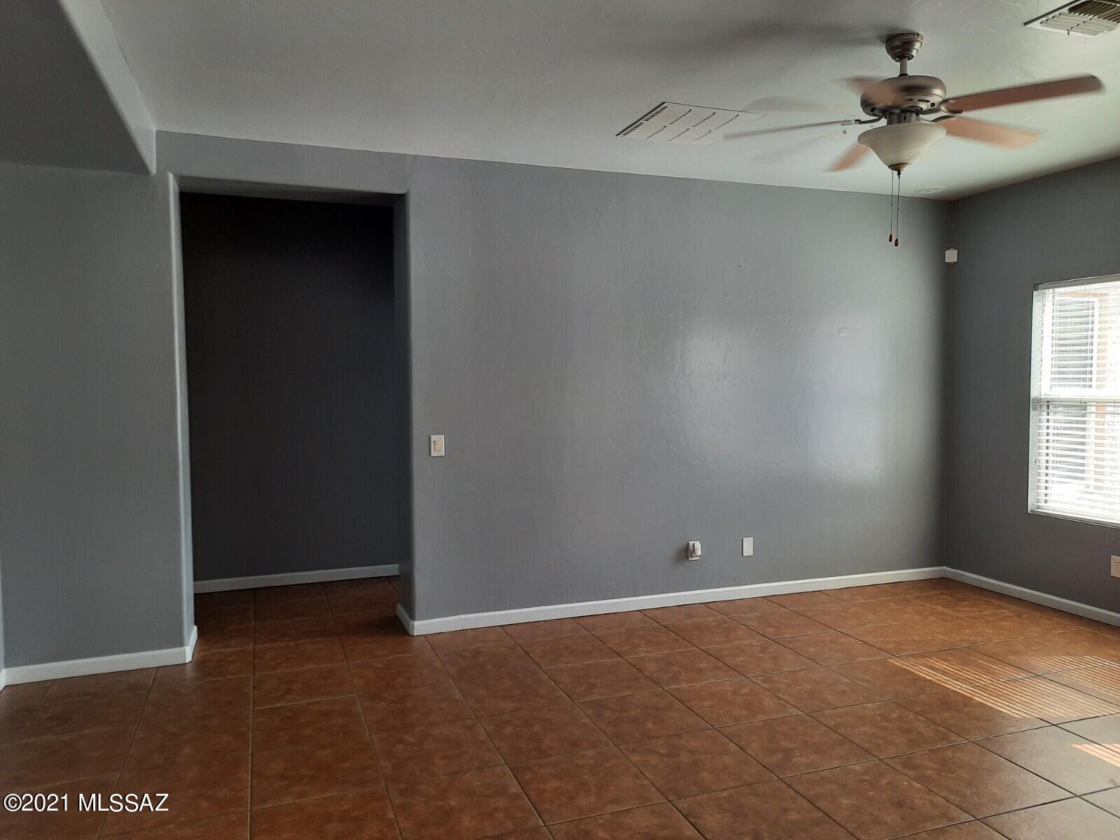 Black Horse (1-411) - Residential