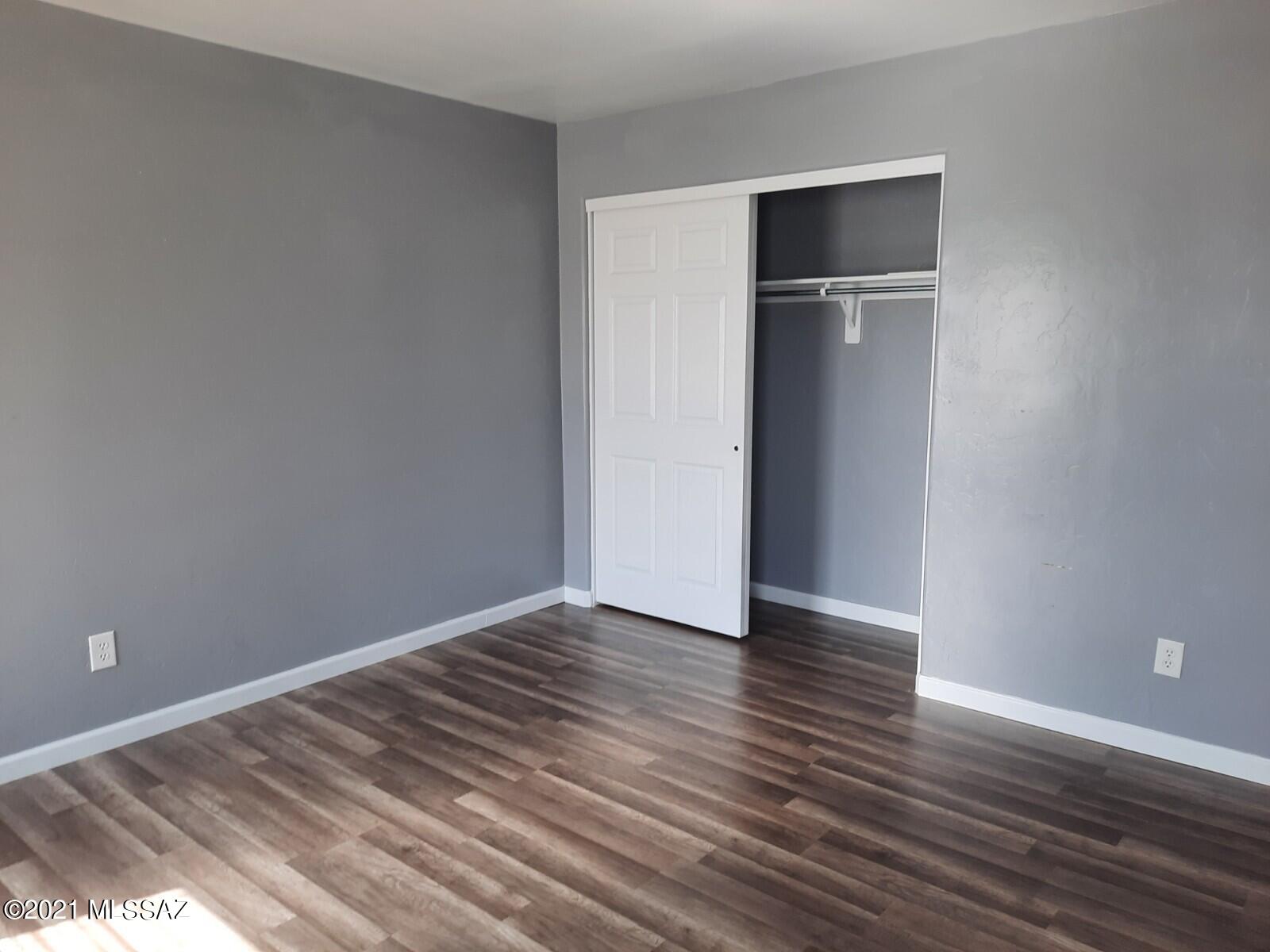 Black Horse (1-411) - Residential