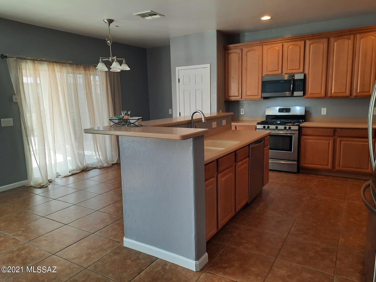 Black Horse (1-411) - Residential