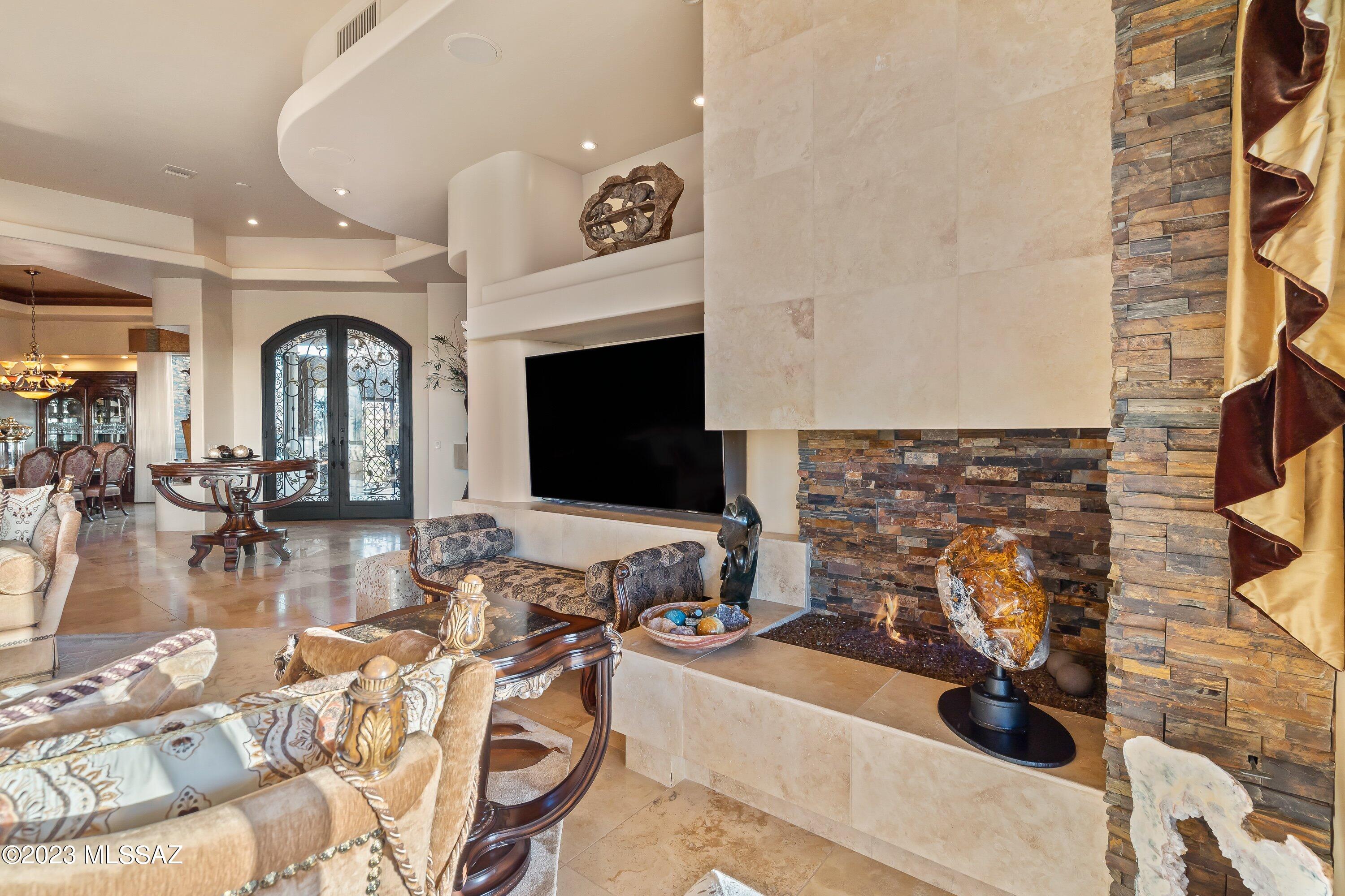 Sabino Mountain (1-290) - Residential