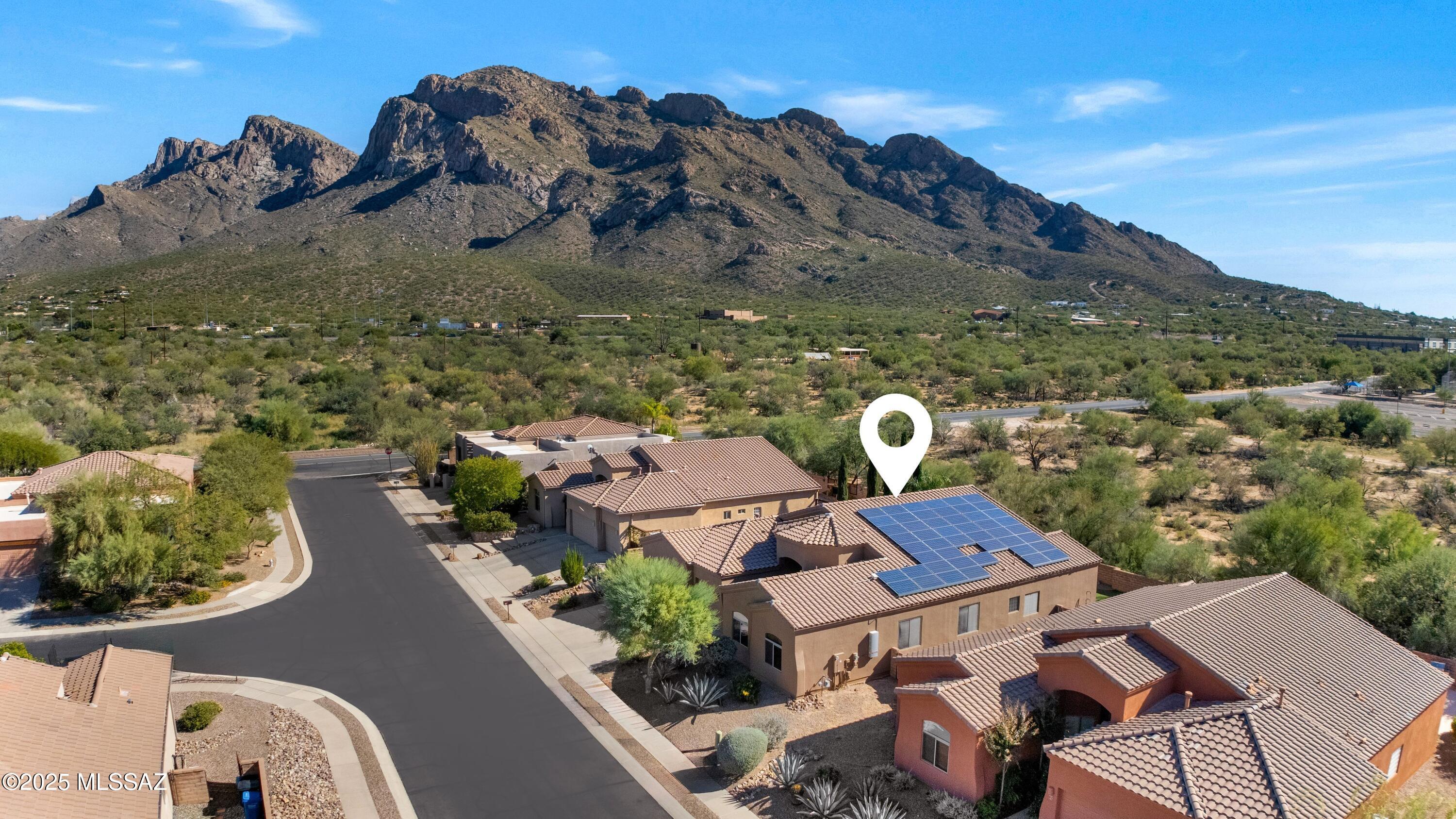 110 E Placita Roca De Oro