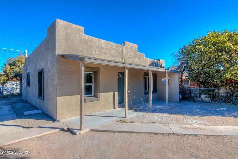 ***MOVE IN READY*** Beautiful 3 bed 2 bath home Fully remodeled New tile throughout New carpets in all bedrooms, New windows, New Kitchen with granite counter tops APPLIANCES INCLUDED!!!, Property Has A/C Unit, Home has New Restrooms, Home was newly painted inside out, Very convenient location, nestled near the intersection of the I-10 and the I-19 for easy access to downtown Tucson and just a few blocks from schools, parks, shopping and restaurants. Neutral paint tones and lots of natural light throughout, Hurry Don't miss the opportunity of owning this Gem, SELLER WILL PAY FOR CLOSING COST UPON REACHABLE AGREEMENT, SCHEDULE YOUR PRIVATE SHOWING TODAY!!!