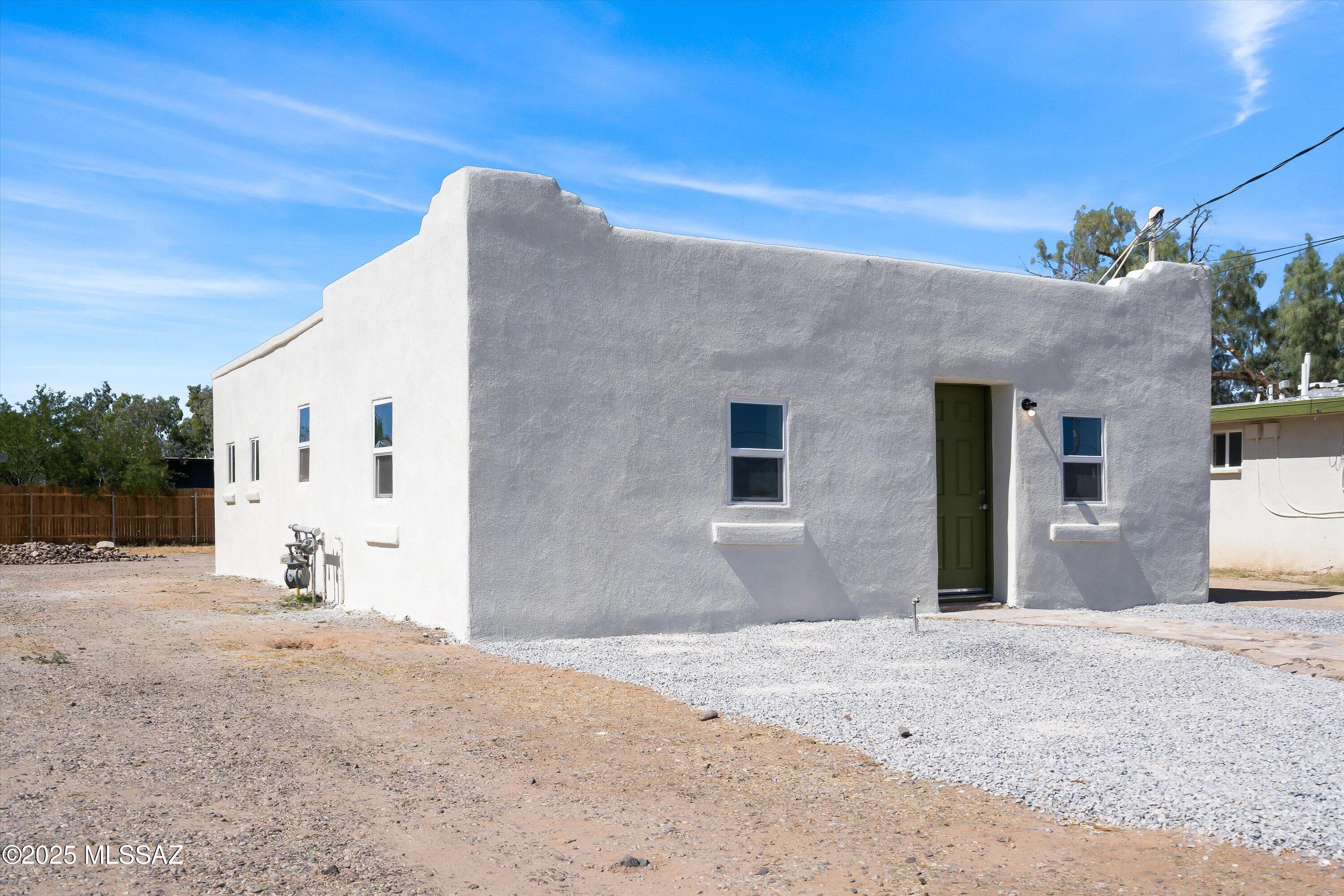 419 E Yavapai Road