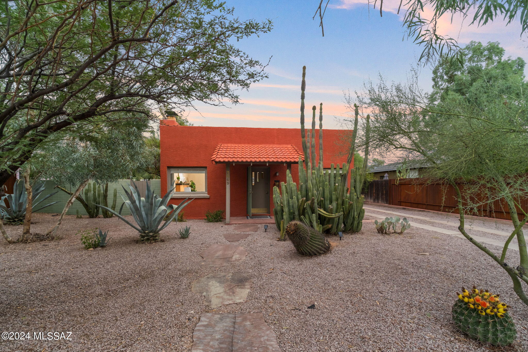 View Tucson, AZ 85716 property