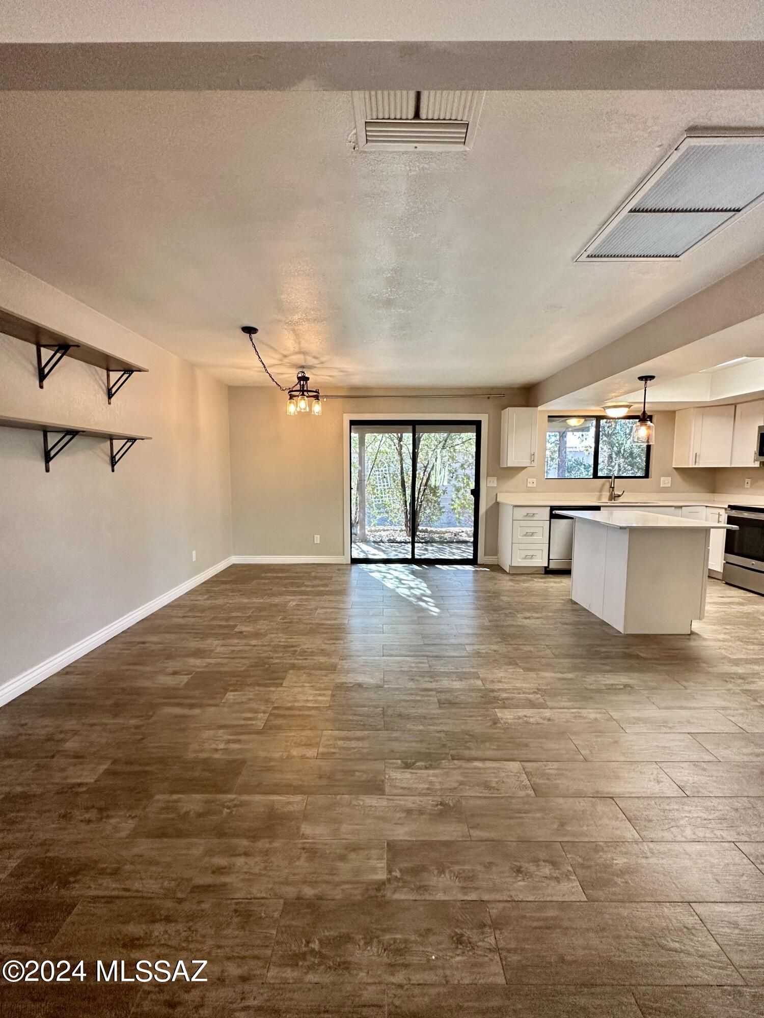Paseo Vista (1-234) - Residential Lease