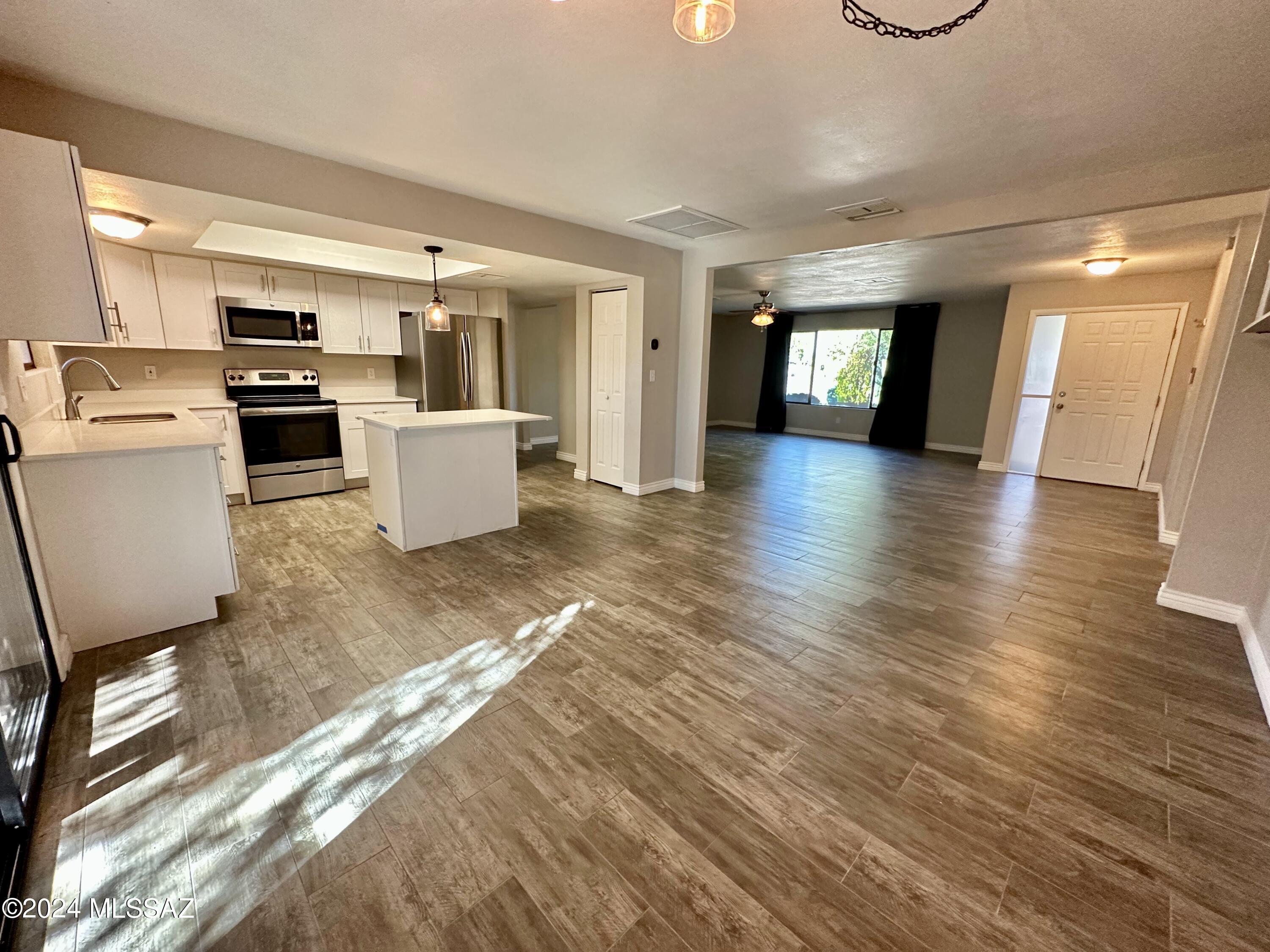Paseo Vista (1-234) - Residential Lease