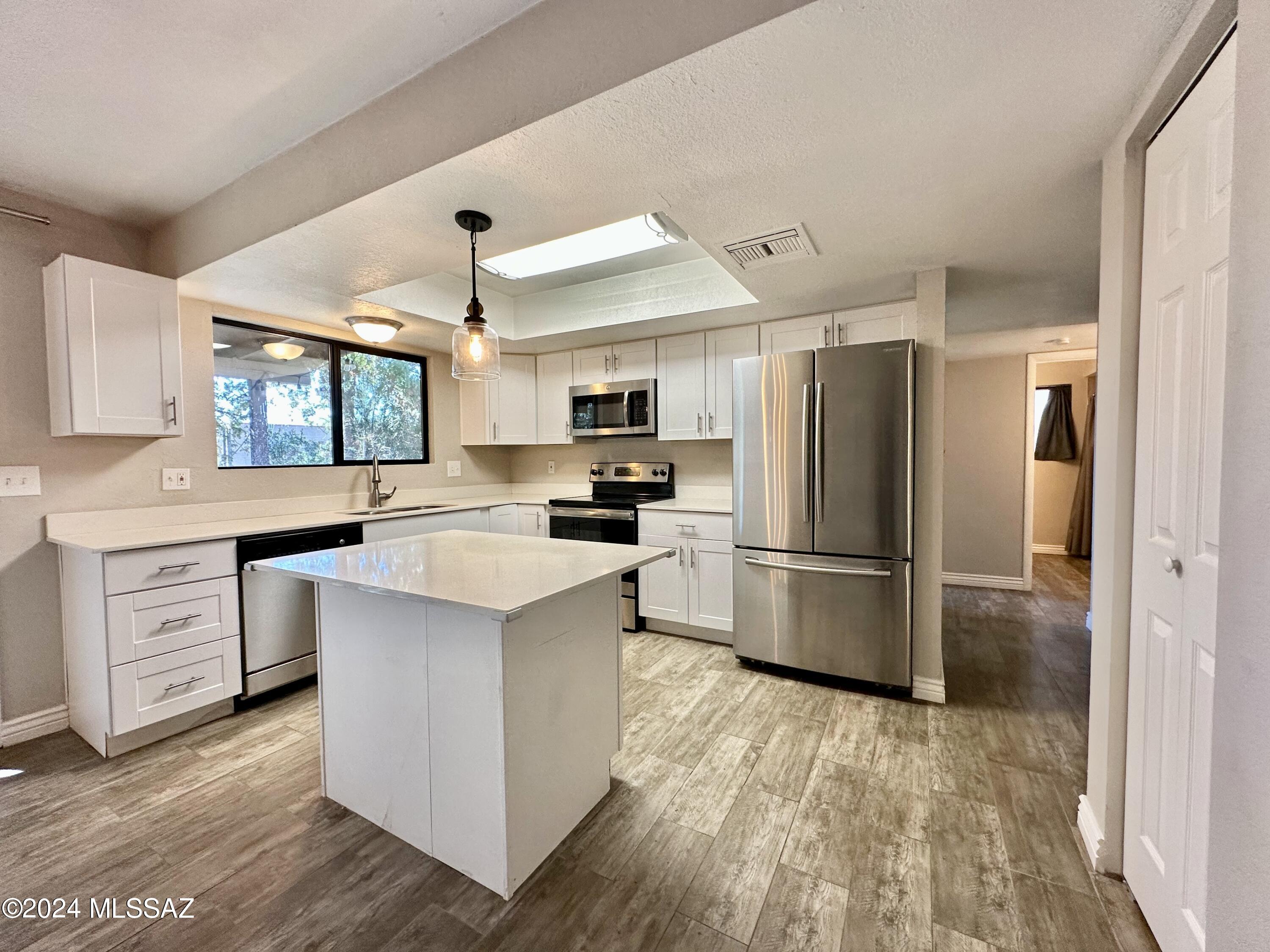 Paseo Vista (1-234) - Residential Lease