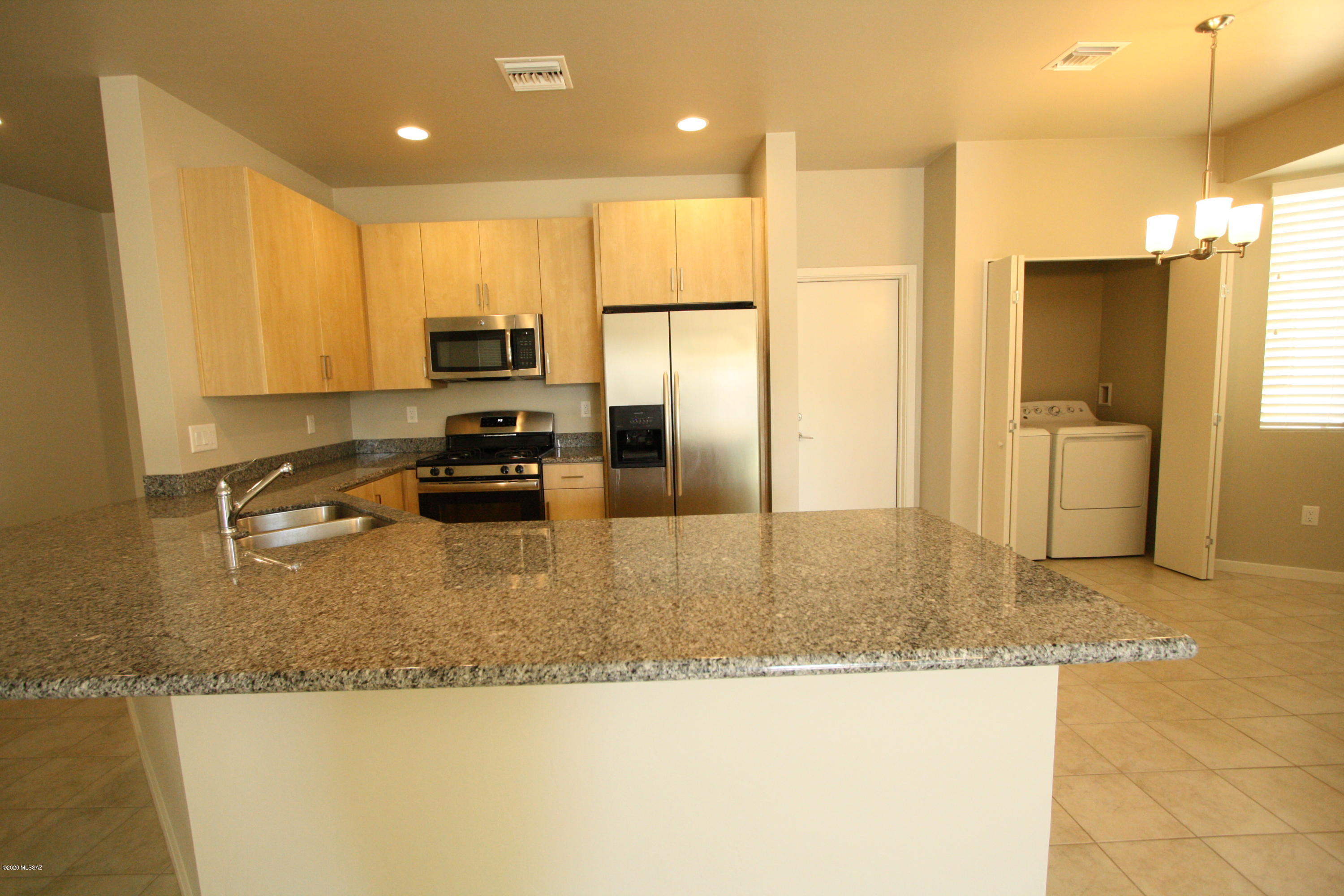 Elementary Place SQ20163230723 - Residential Lease