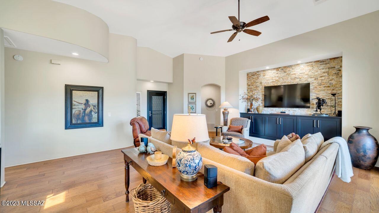 Bluffs At Dove Mountain (1-122) - Residential